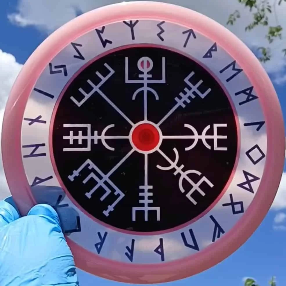Active_Premium_Tailor_Vegvisir_Compass_midrange_front_view.jpg