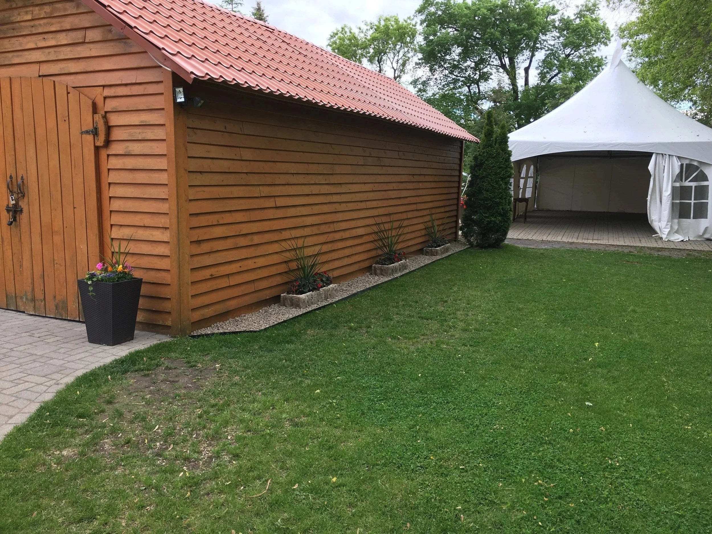 2876 Munster Rd backyard before