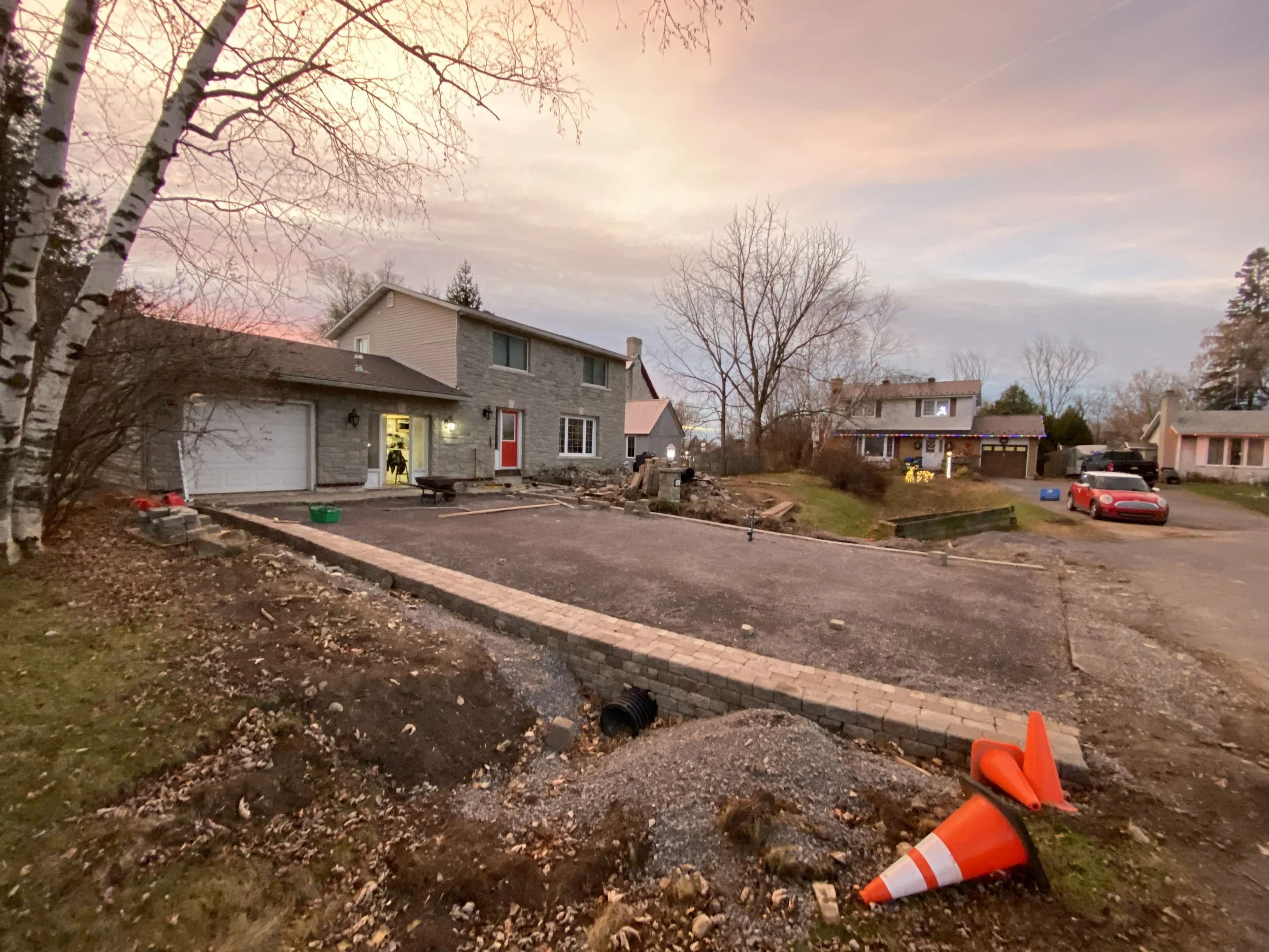 32 Butterwick St front yard during