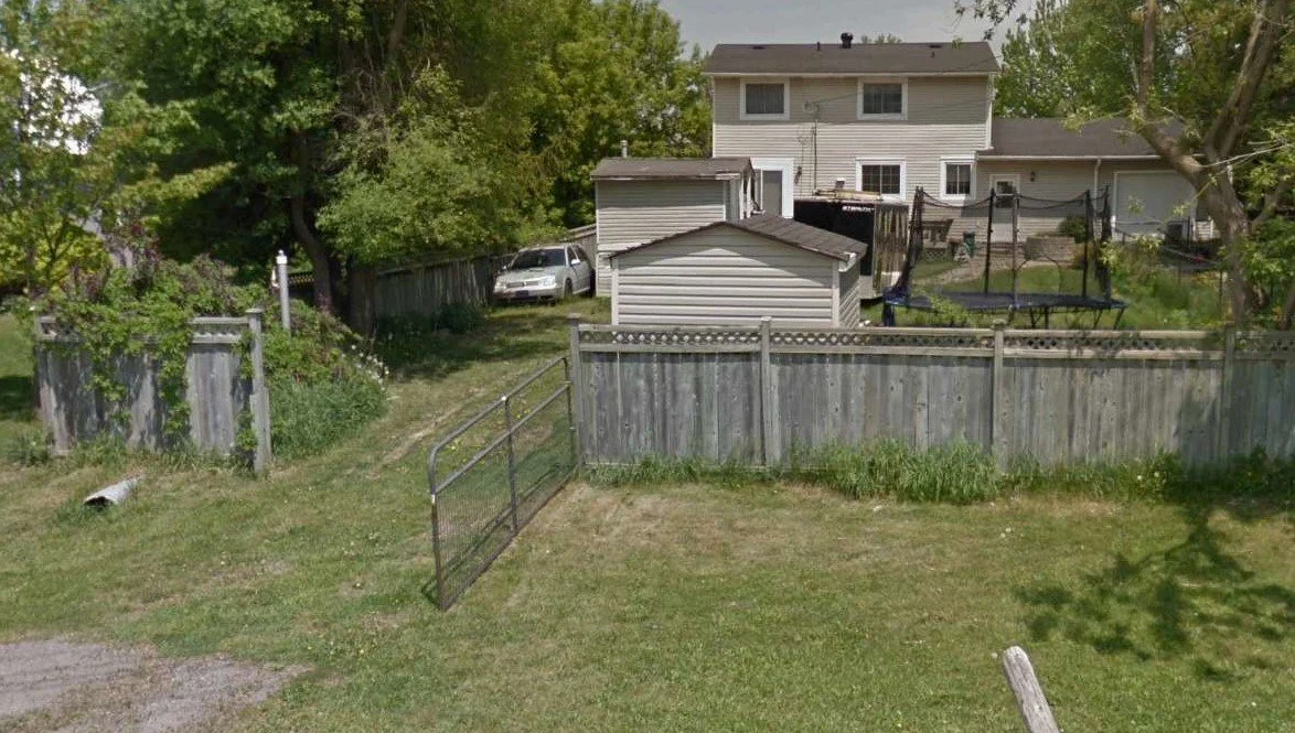 32 Butterwick St backyard before