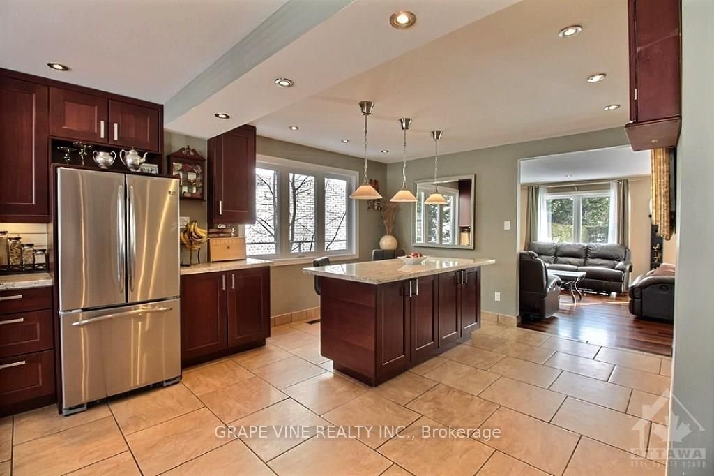 rembrandt kitchen2.jpg