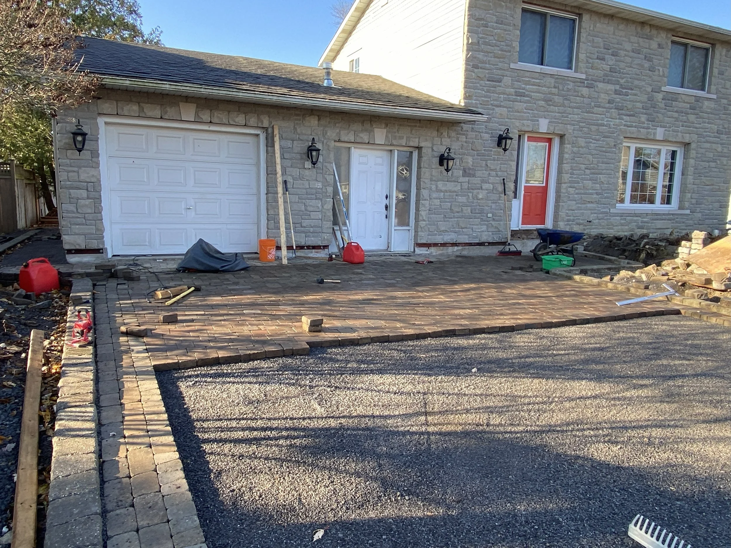 32 Butterwick St front yard during