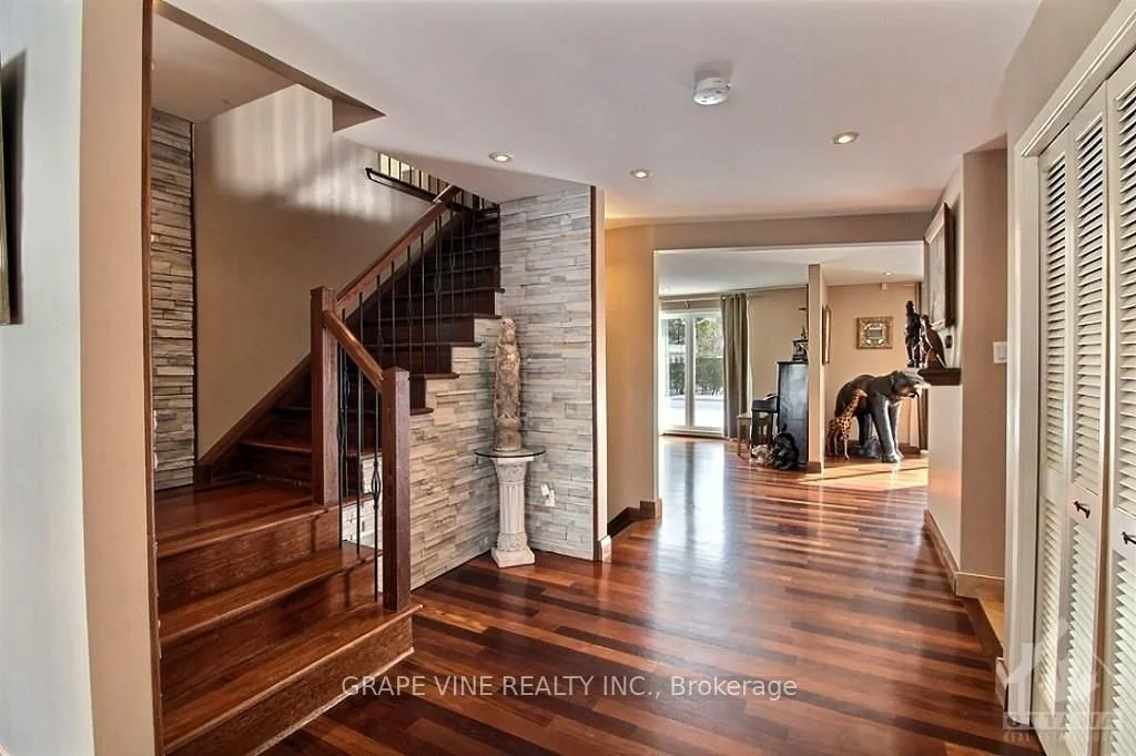 rembrandt staircase2.jpg