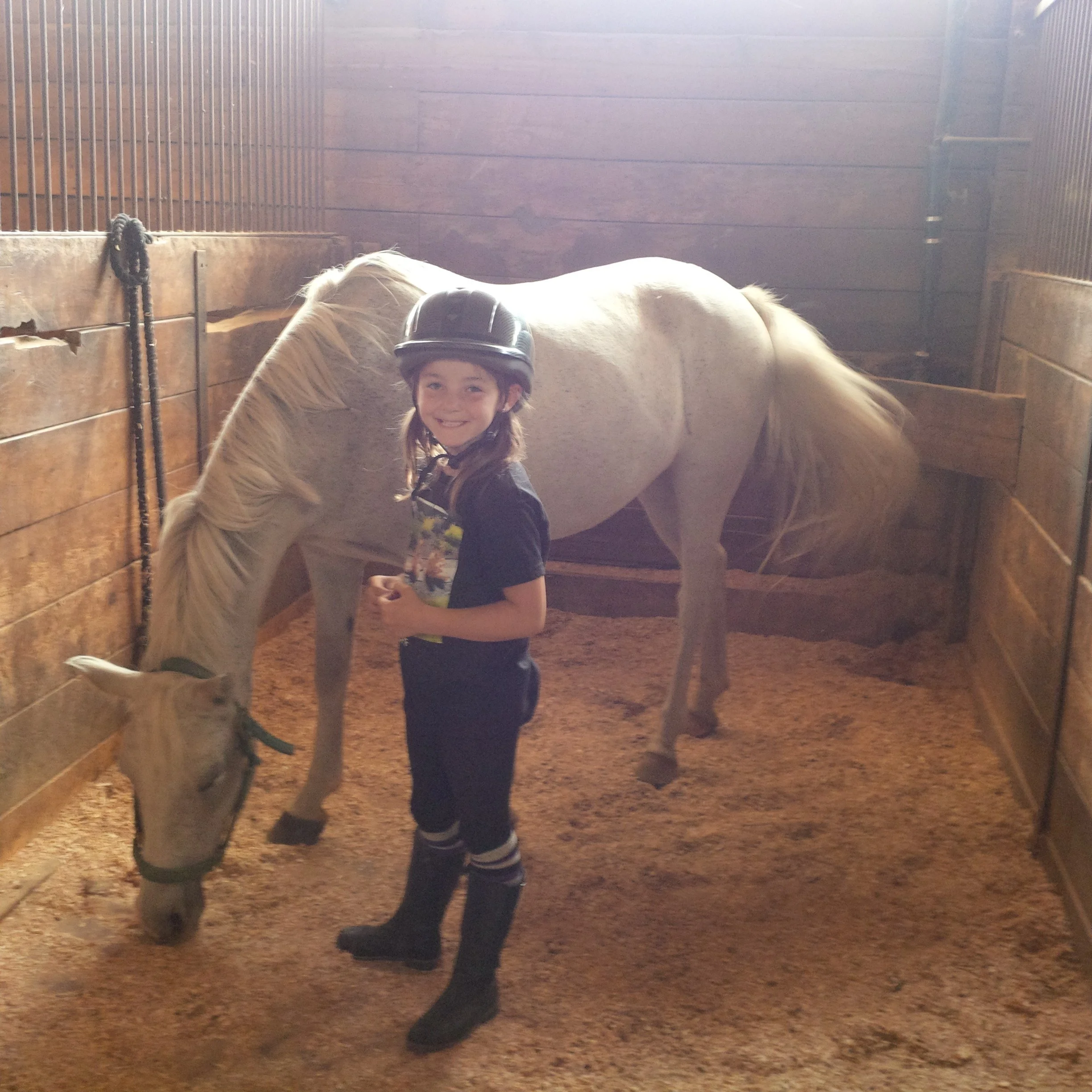 Annika & Jill @Meadow Green Stables (MB), 2013
📸Elsebeth Hansen-Kriening