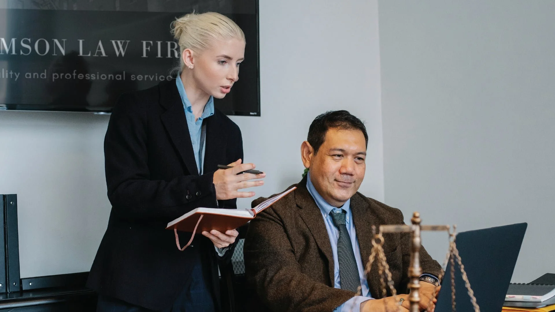 A professional in a modern legal office environment, representing the strategic partnership between traditional firms and Alternative Legal Service Providers.