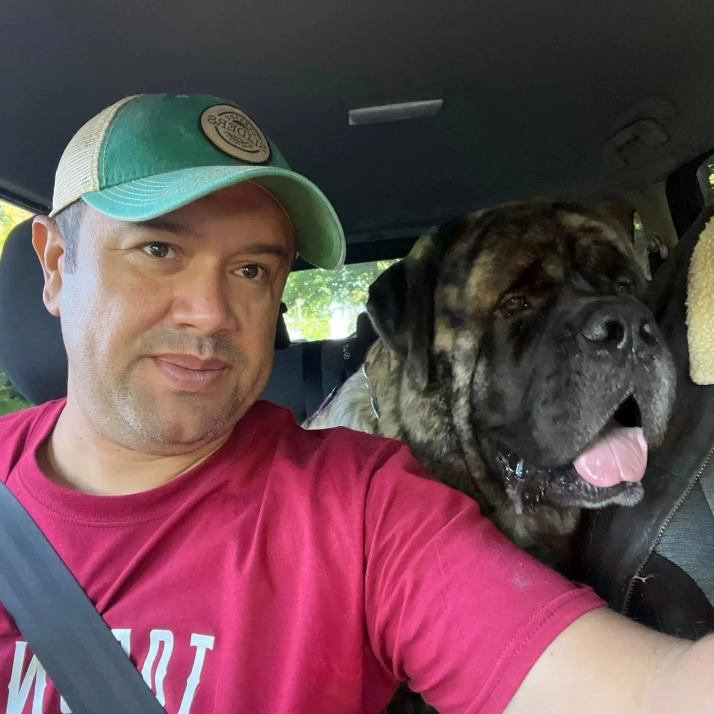 🐾Meet the team!🐾🐕

Team member

Hey! I'm Leo. I have 3 years of experience working as a pet sitter and dog walker as a side gig. At Whiskers &amp; Paws Care, I mainly take care of the bigger dogs (up to 120 lb!), but I also take care of cats. I en