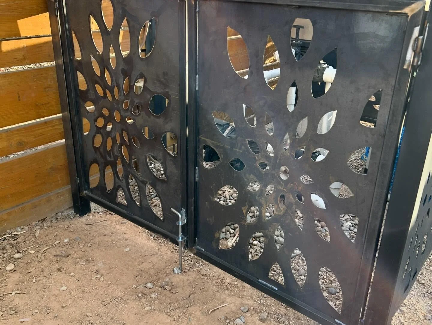 Had to make this fully in closed to keep the dog out.