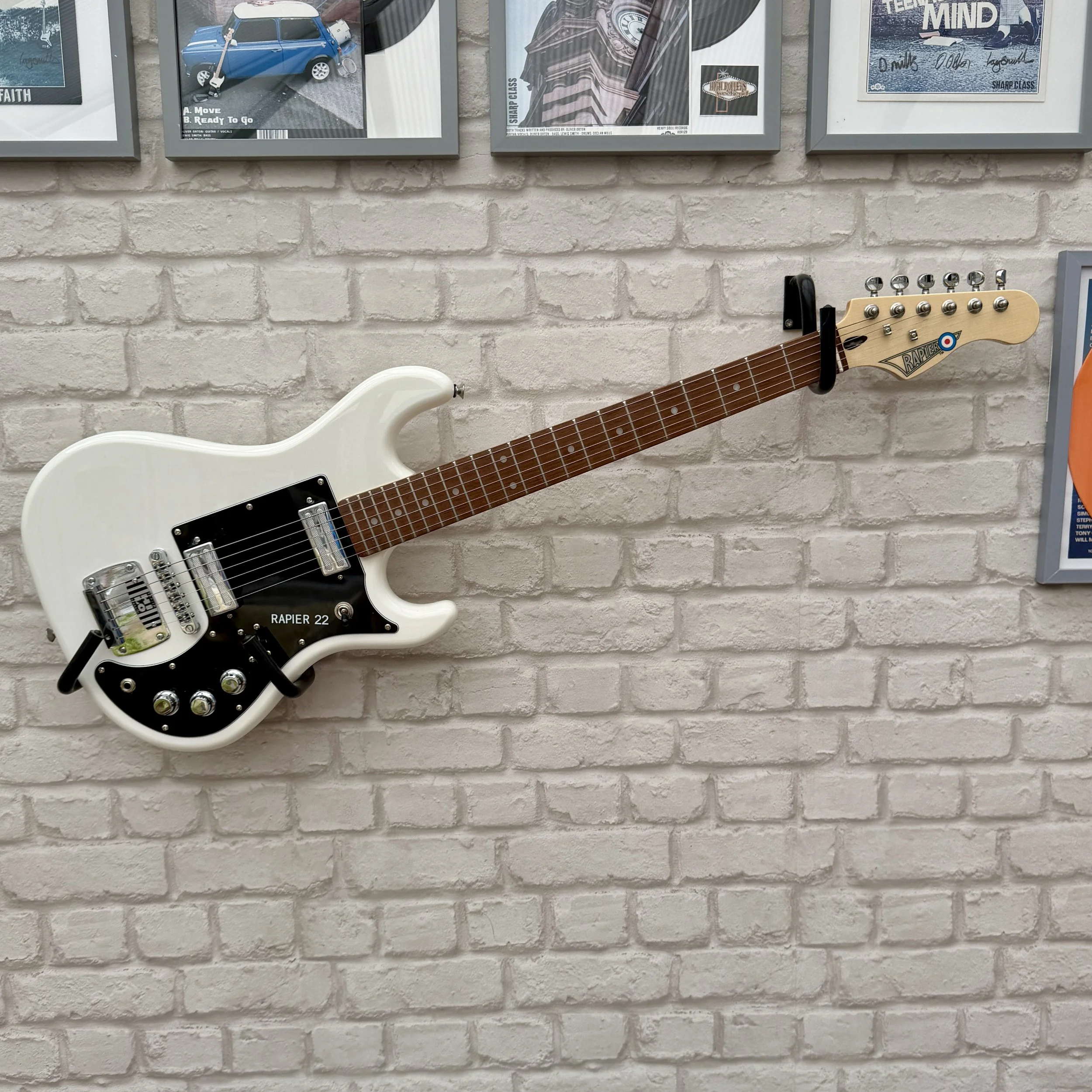 Oli's Rapier 22 Electric Guitar in Arctic White