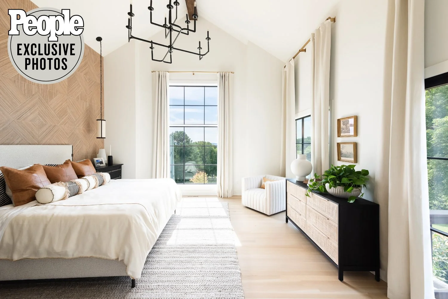 Master Suite_People Magazine_onyx+alabaster.jpeg