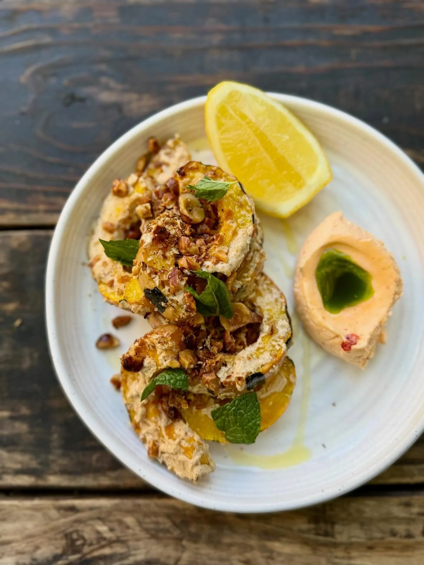 Delicata seasonnnnnnn 🍯 

Roasted delicata squash with whipped Calabrian chili, hazelnuts, lemon, mint. On the menu on Capitol Hill!

#delicata #squashseason #fallfood #seattlefall #seattlerestaurants