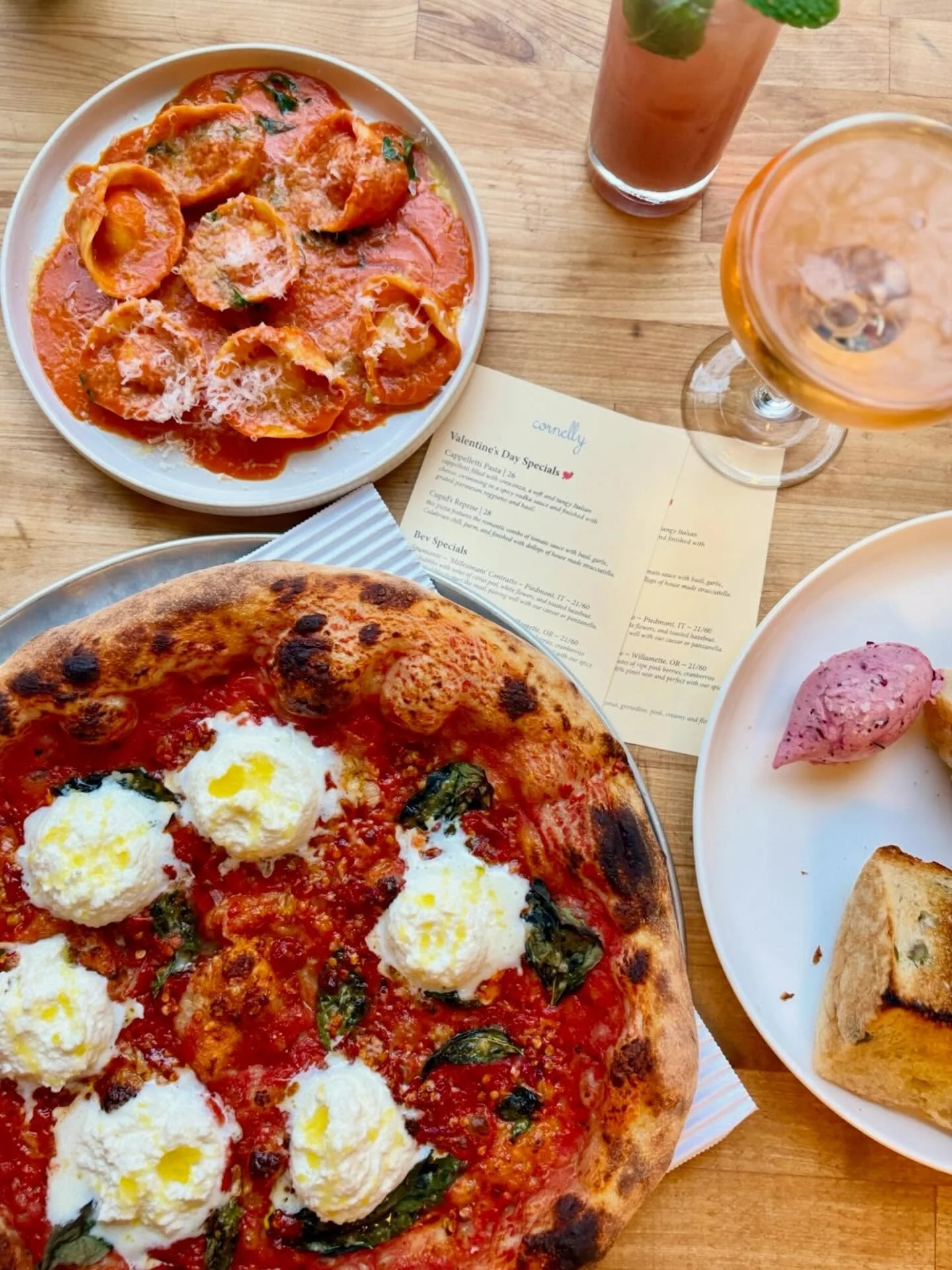 Valentine&rsquo;s treats on Capitol Hill 💌 Regular service tonight, 5-10p, featuring these beauty specials!

&ldquo;Cupid&rsquo;s Reprise&rdquo; pie &mdash; house made stracciatella, bergamot oil, basil, garlic, Calabrian chili 

&ldquo;Heart Breake