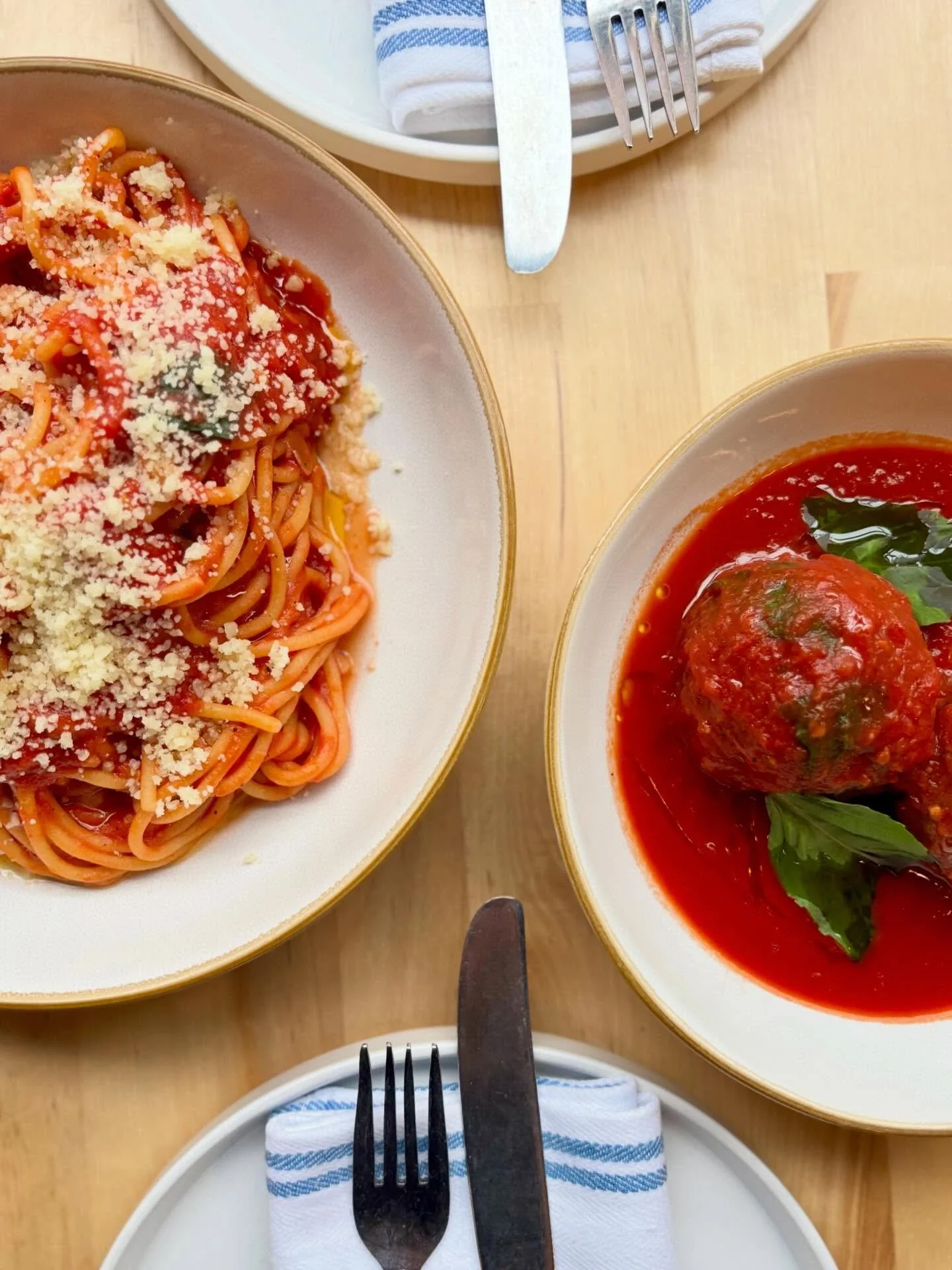 Fact: Very few things are more comforting than a bowl of spaghetti red 🍝 

#comfortfood #spaghetti #redsauce #seattlepasta #seattlerestaurants