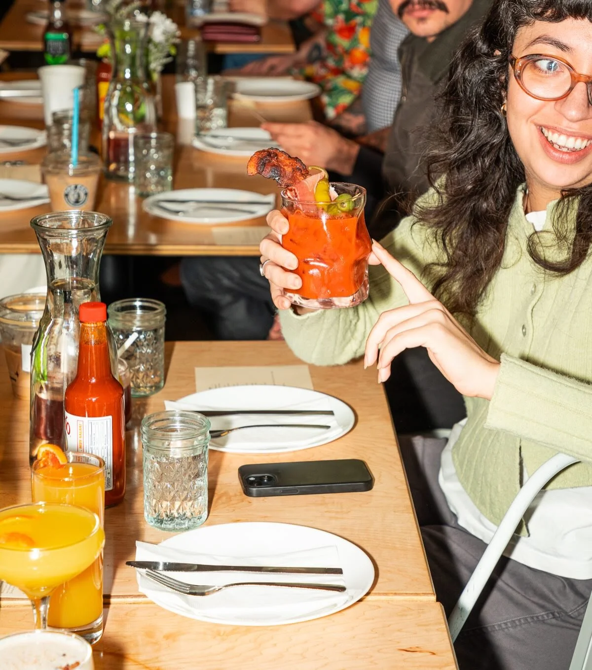 Saturday &amp; Sunday we brunch and that means not only delicious eats but also delicious sips&hellip;

See you on Summit Ave for biscuits n Bloody Mary&rsquo;s🍹and Quick Stop in Queen Anne for the sammies 🍳 Both locations open 9a-12p, online order