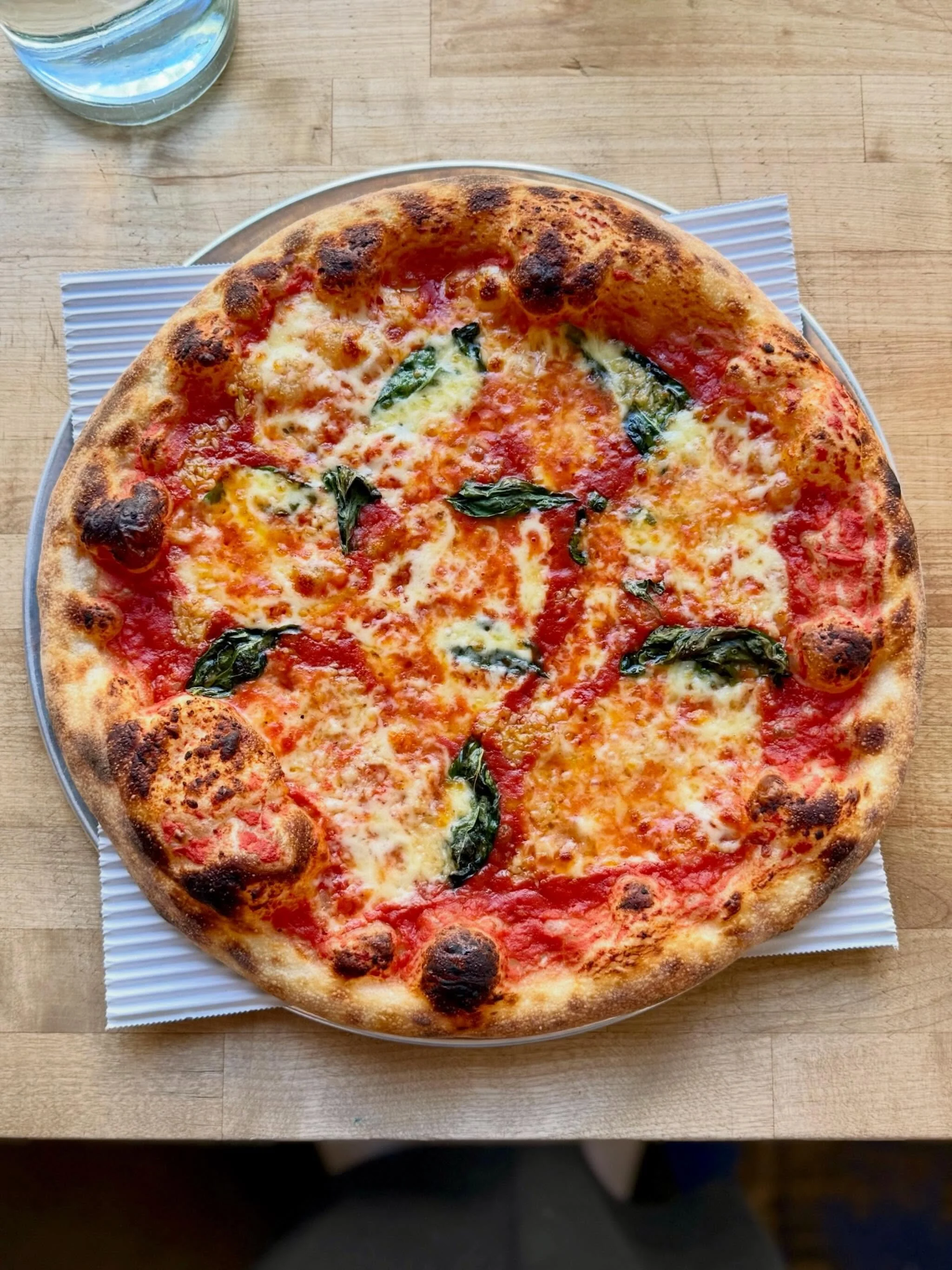 Happy Thursday pizza fam! Almost time to eat a pie on the patio ⛱️ 

This is also your weekly PSA that QUICK STOP Queen Anne is ON Thurs - Sun, 9a-12p, for your breakfast sammy needs. 

Come see us or order online for pick-up 🫡 

#seattlerestaurants