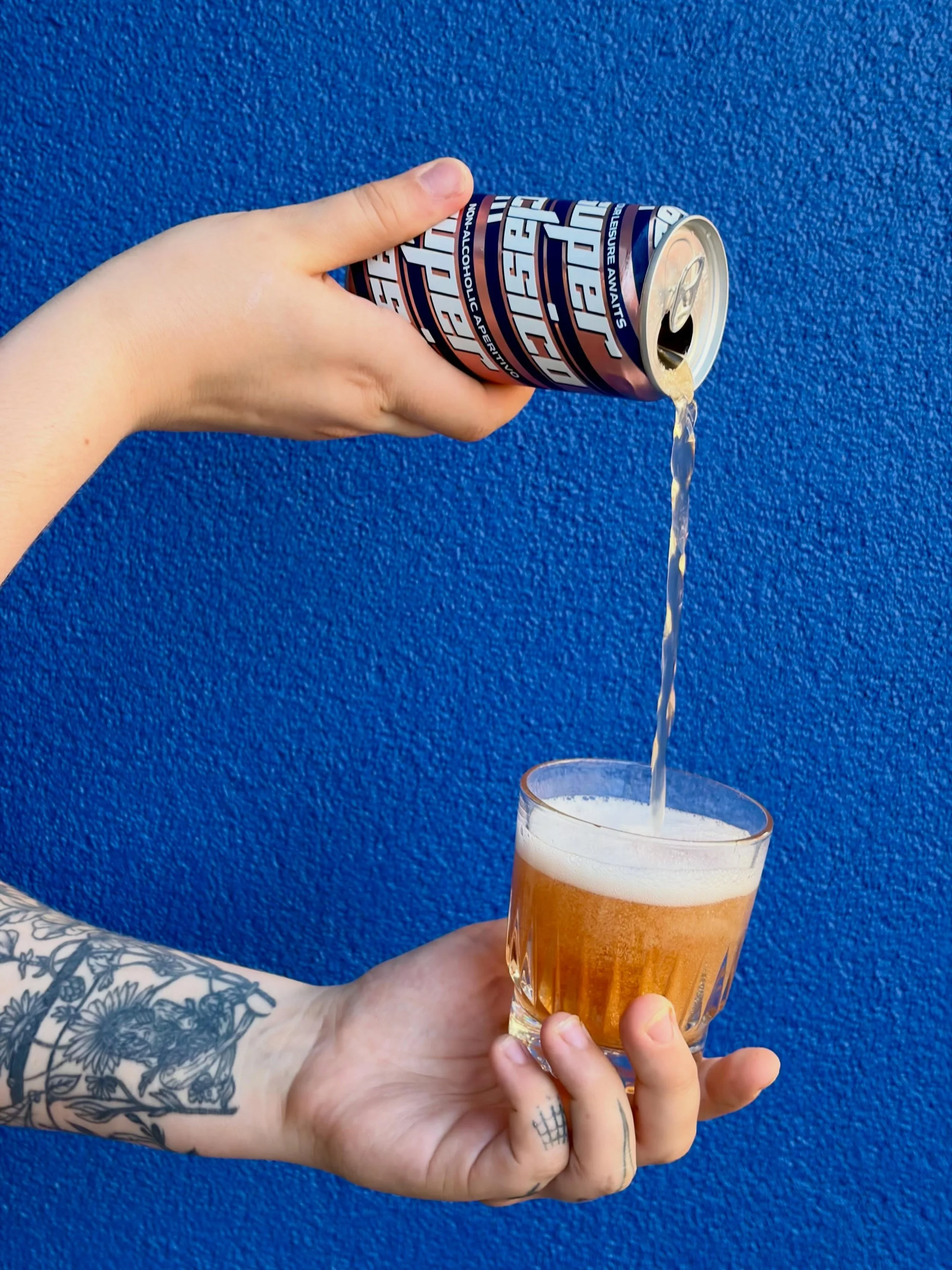 Superclasico 👌 a zero-proof, Italian-style aperitivo that delivers a Negroni-like boldness, without the alcohol. Perfect for a Tuesday✌️

This cutie is on the menu in Queen Anne, but lots of great NA options to enjoy at both spots! See you soon :)

