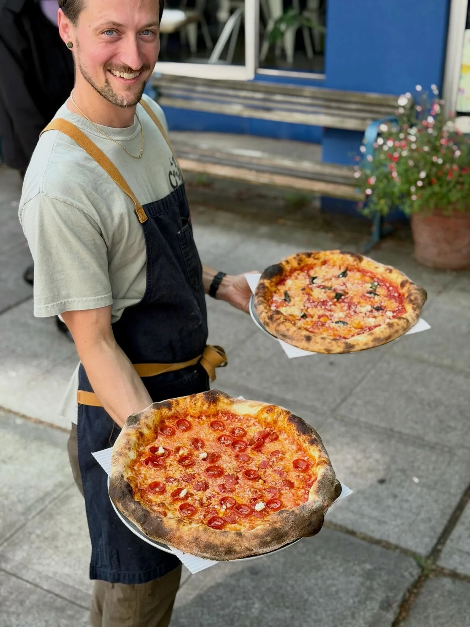 PIES we got pies for your post-watch party ⚽️💙 Or come see us for your regular Friday celebrations 🍻🥂📣

#seattlerestaurants #seattlepizza #queenanneseattle #capitolhillseattle #naturallyleavened