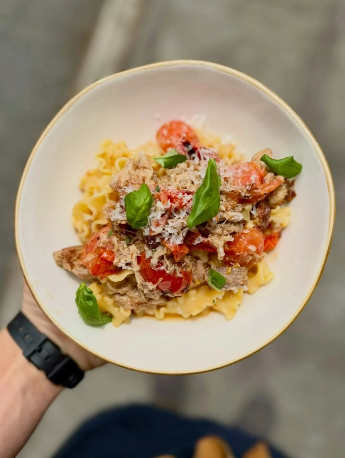 Summer tomato pastas are officially here 😍 Mafaldine &mdash; citrus braised pork, sungold cherry tomato, basil, parm.

On the menu in Queen Anne! 

#tomatoseason #summerinseattle #seattlerestaurants #seattlepasta