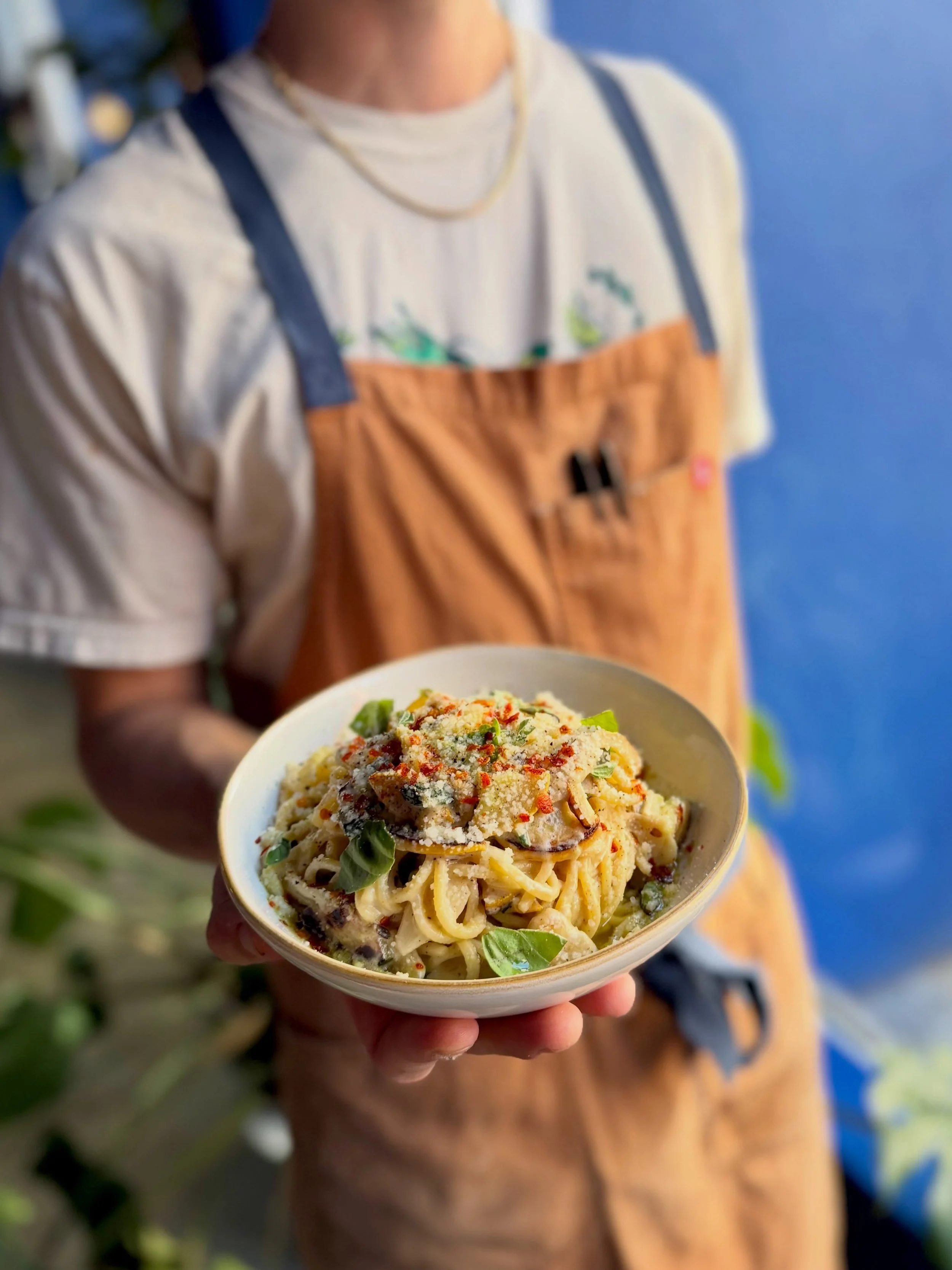 These hazy summer days call for a bowl of good nourishing stuff. Tonnarelli 🌱 Zucchini, ricotta, basil, oregano, Calabrian chili, parm. Summer veg done right, simple and delicious. 

On the menu in Queen Anne! 

#seattlepasta #tonnarelli #seattleres