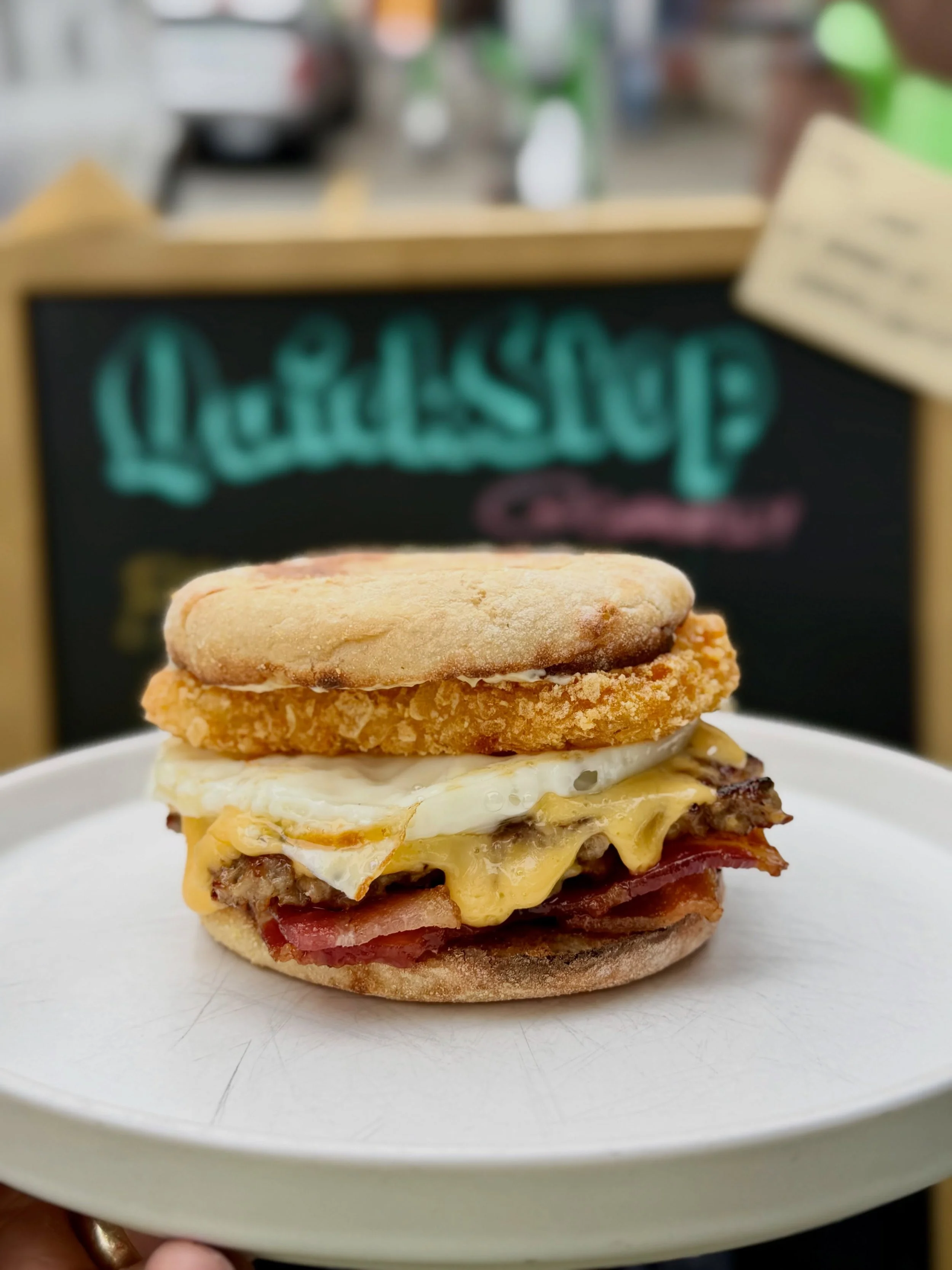 Good morning it&rsquo;s time for a Lumber Mac 🥓🥔🍳 Sausage, hash, bacon, aioli, fried egg, jalapeno butter. All the things. It will make you feel strong. 

QUICK STOP Queen Anne &amp; BRUNCH Capitol Hill, 9a-12p Sat &amp; Sun. See you soon! 

#seat