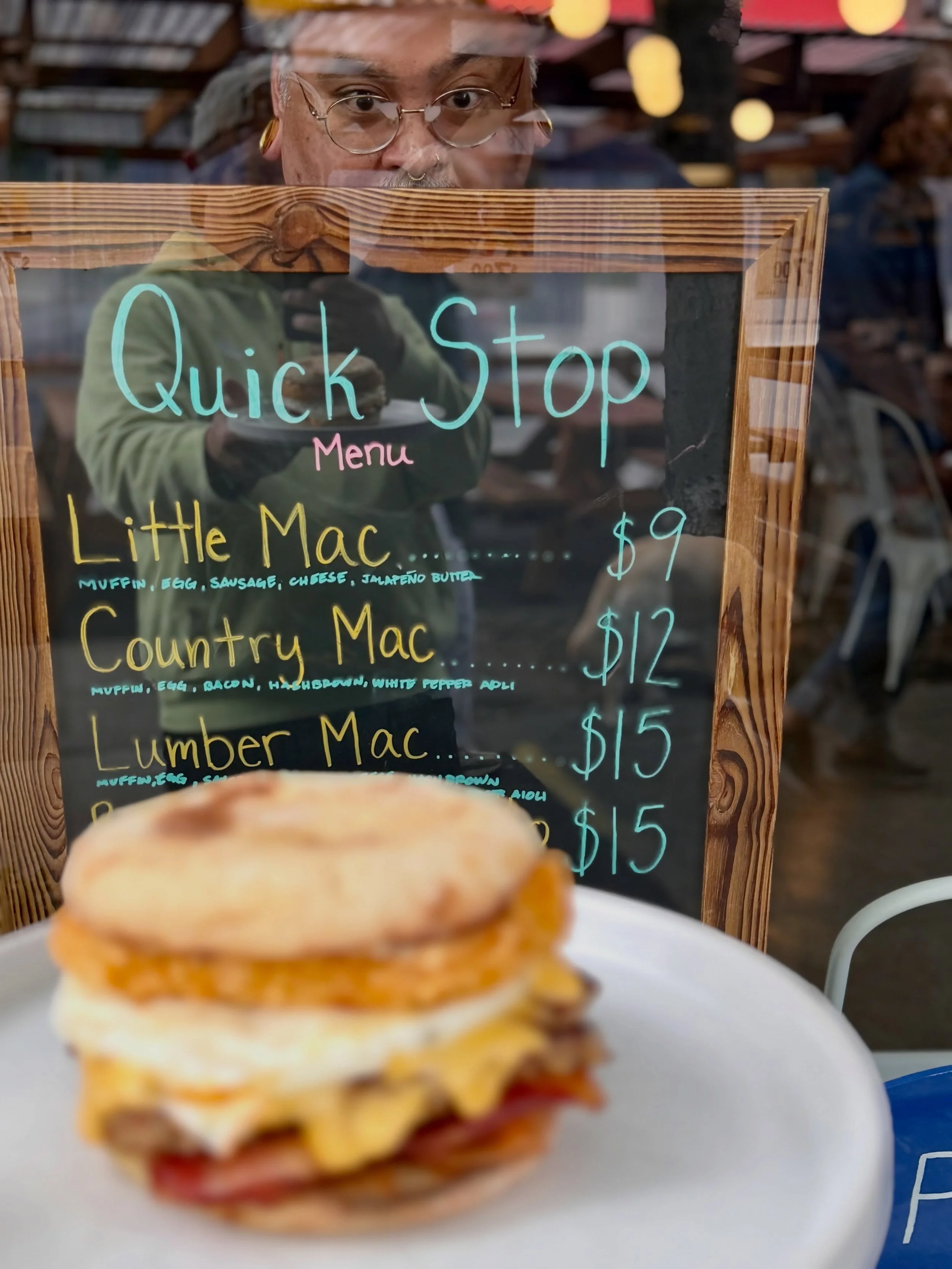 Happy Sunday let&rsquo;s have some Macs 👀 Lumber Mac for the super hungry ones in Queen Anne&mdash; QUICK STOP 9a-12p, &amp; BRUNCH on Summit Ave same time!

Psssst&hellip; Country Mac = Little Mac&rsquo;s cousin from the country 😉 #iykyk #alwayssu