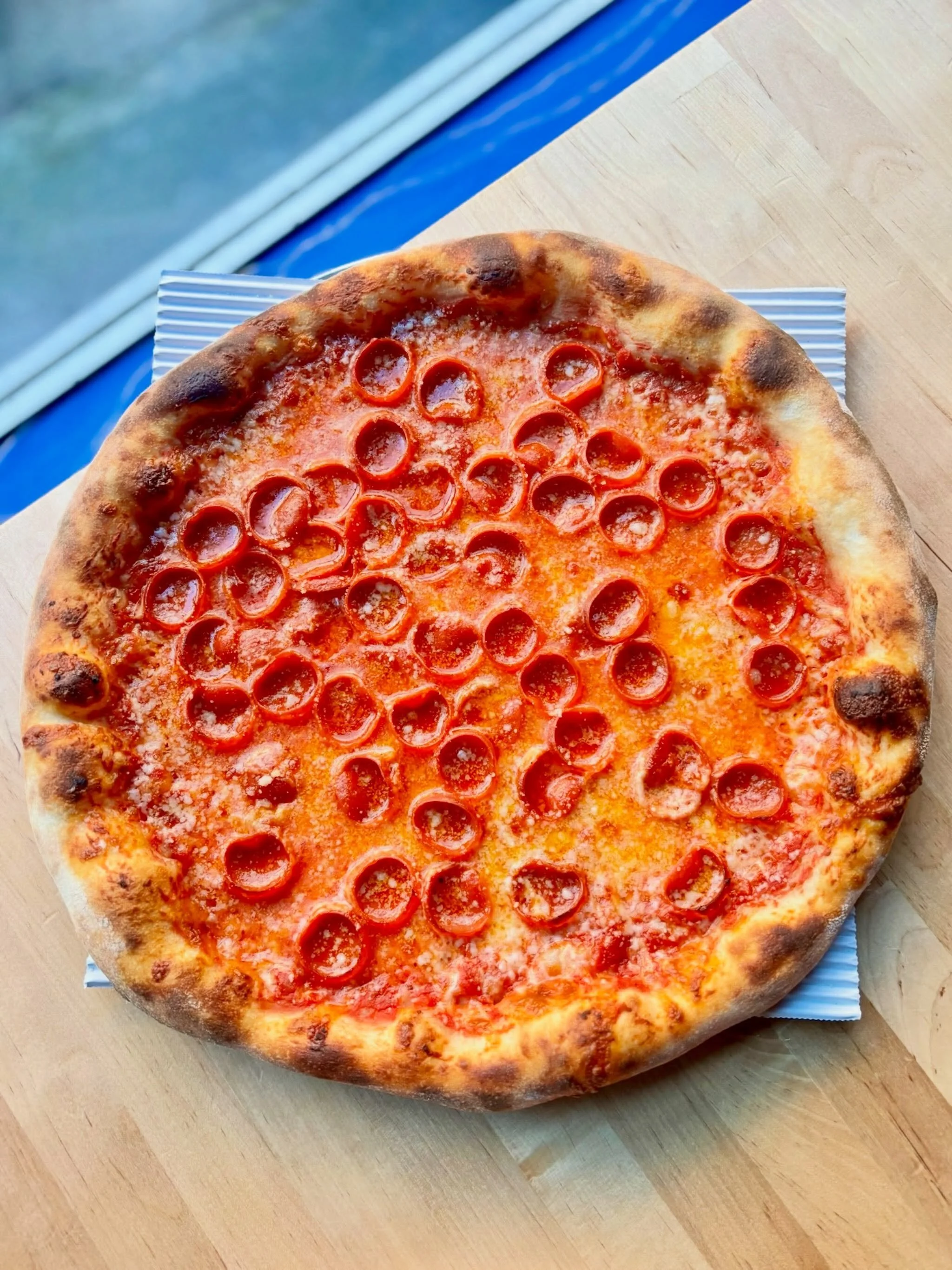 SURPRISE!!! We are launching a little lunch for you today Queen Anne 🤗 Pies only, take-out only. Link in bio to place your order for pickup or delivery 🧰

Monday-Friday, 11a-3p.📍Queen Anne Ave 

#seattlepizza #naturallyleavened #seattlelunch #quee