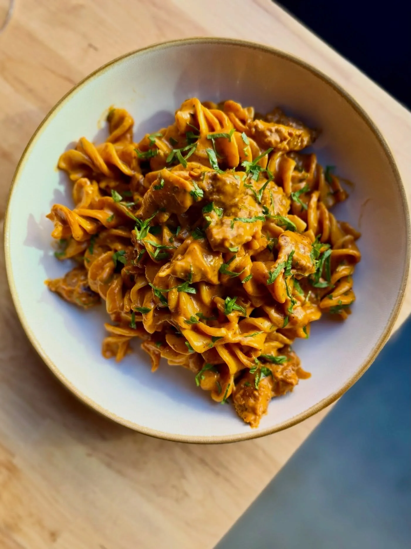 Those summertime into falltime colors 🥲 Fusili&mdash; sweet pepper vodka sauce, Cornelly fennel sausage, parsley, sweet pepper vinegar. On the menu in Queen Anne📍

@deartablefarm 🌶️🫑🍝!!! 
#seattlerestaurants #seattlepasta #queenanneseattle #wash
