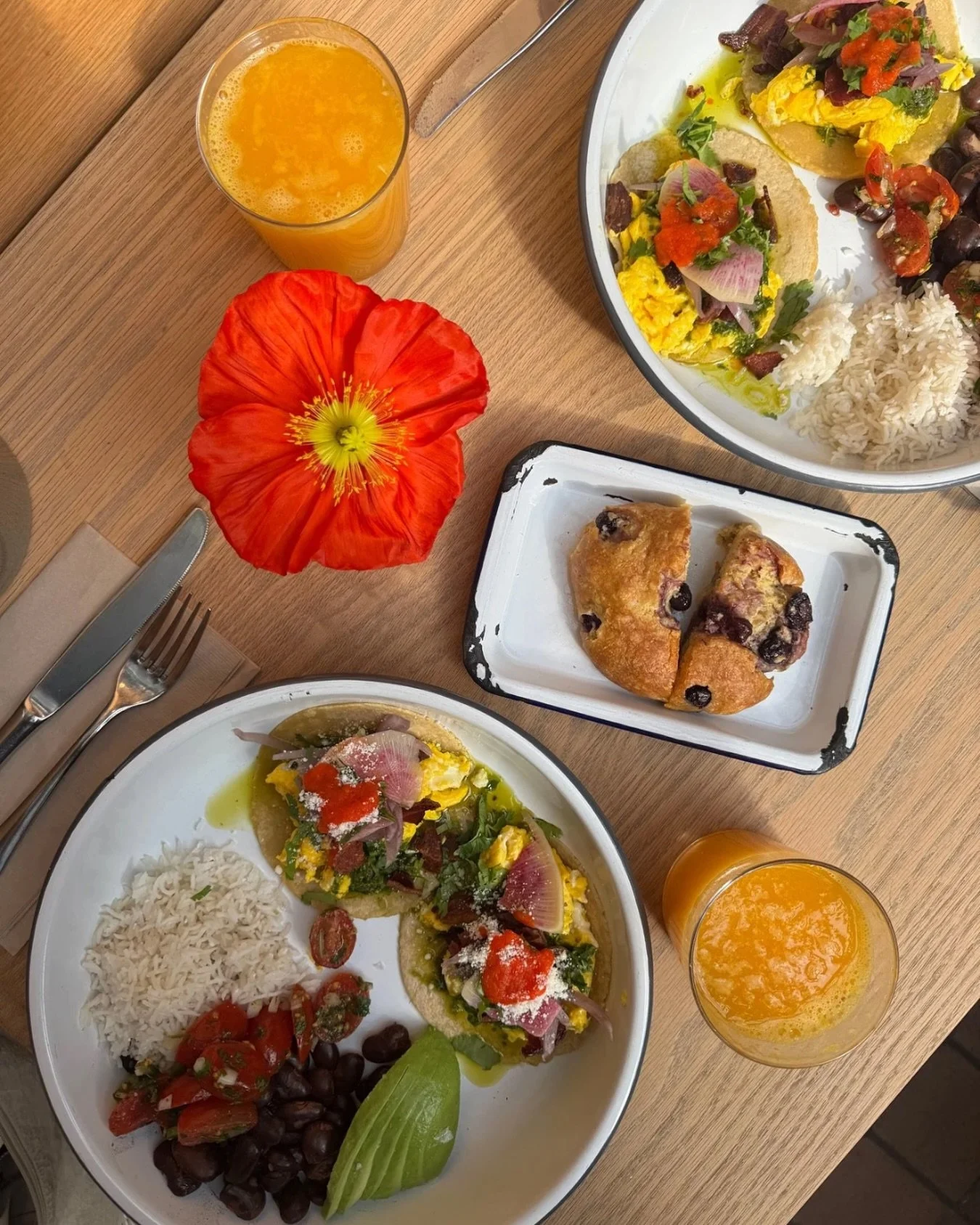 Good Morning San Francisco! Lot’s going on today, no? We support you! ...in spirit and fuel.
Start with some Saturday morning pasture raised Eggy Taco superfood so you can crush the day (with a little bacon). 
Now get out there, share your vo