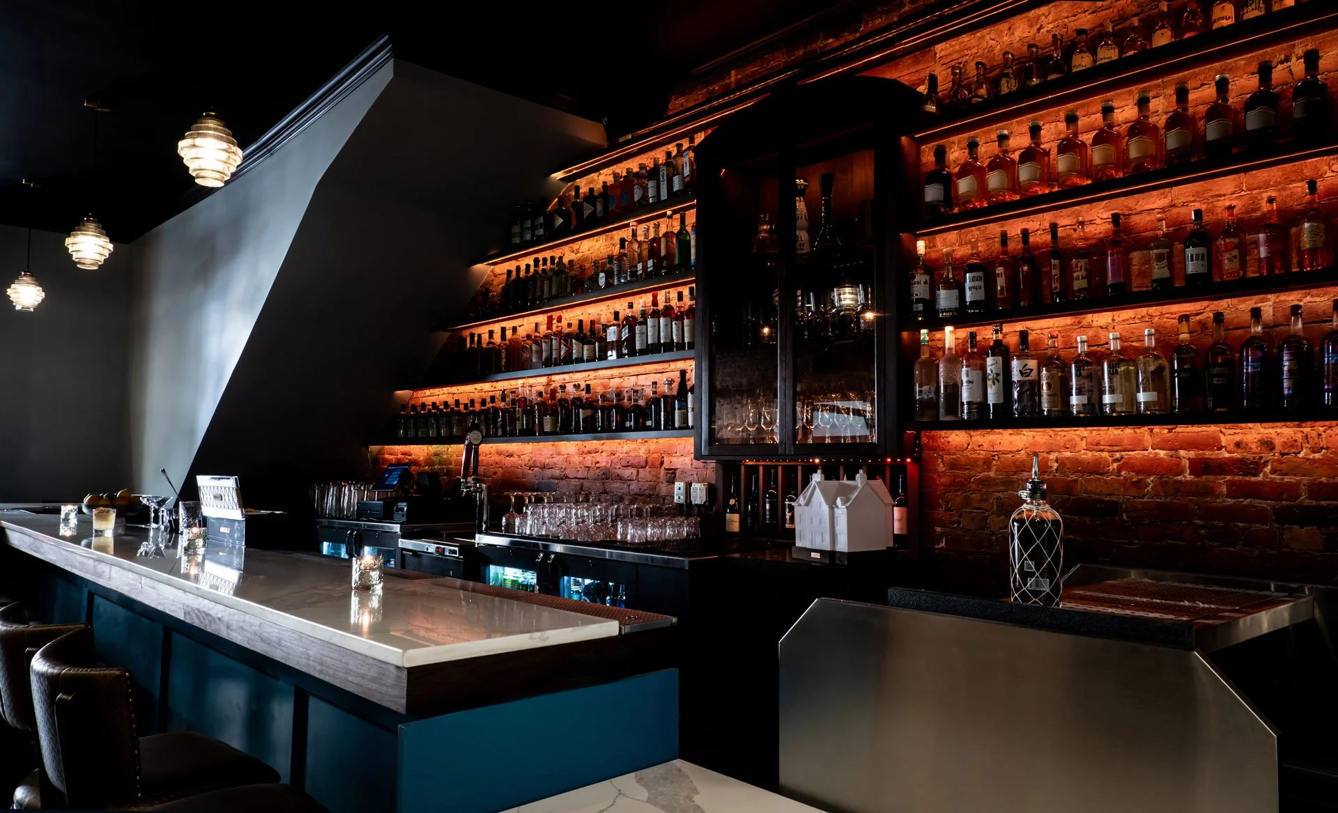 moonstar-custom-wood-bar-chicago-wells st