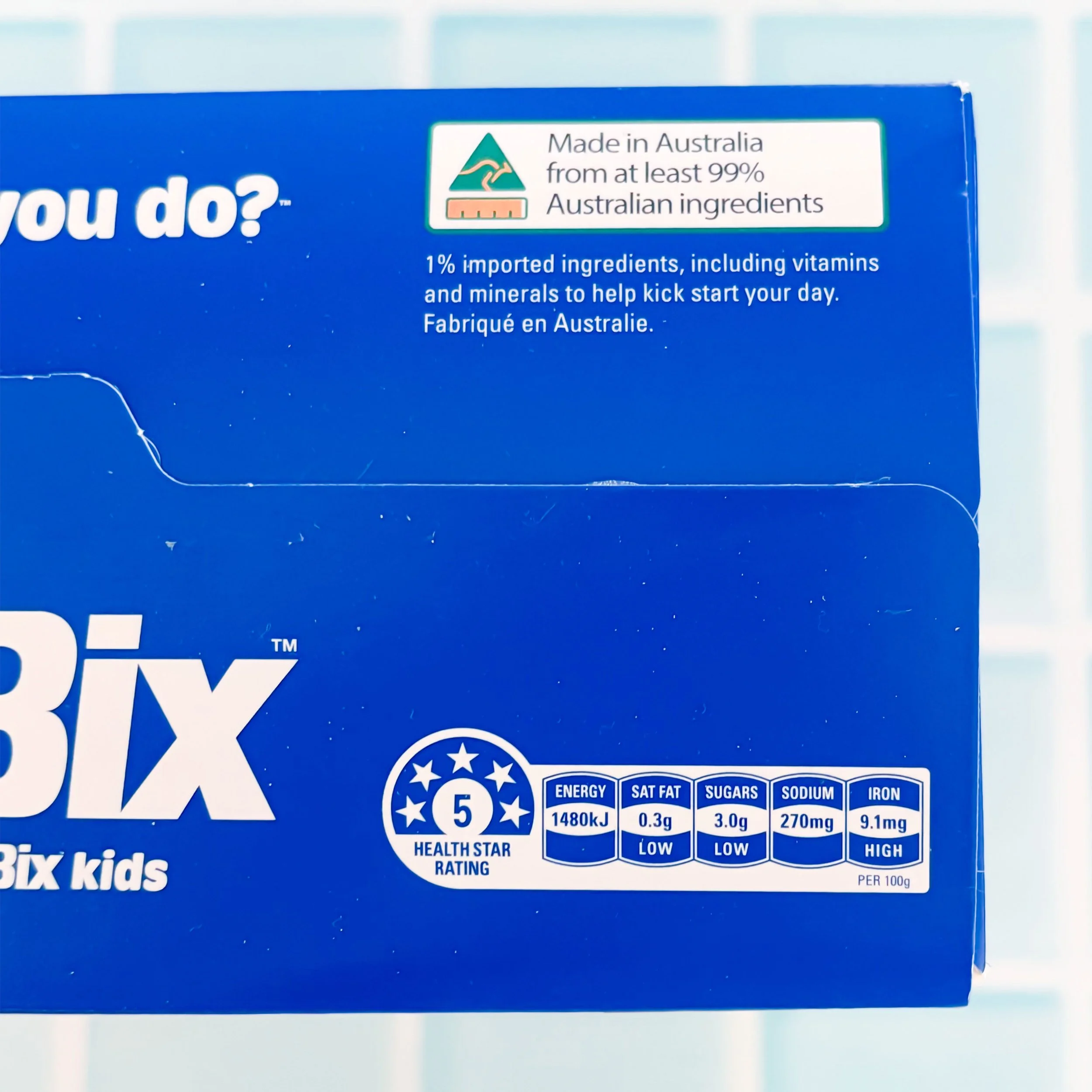 Weet-Bix 5 star health star rating panel showing energy, saturated fat, sugars, sodium and iron per 100g