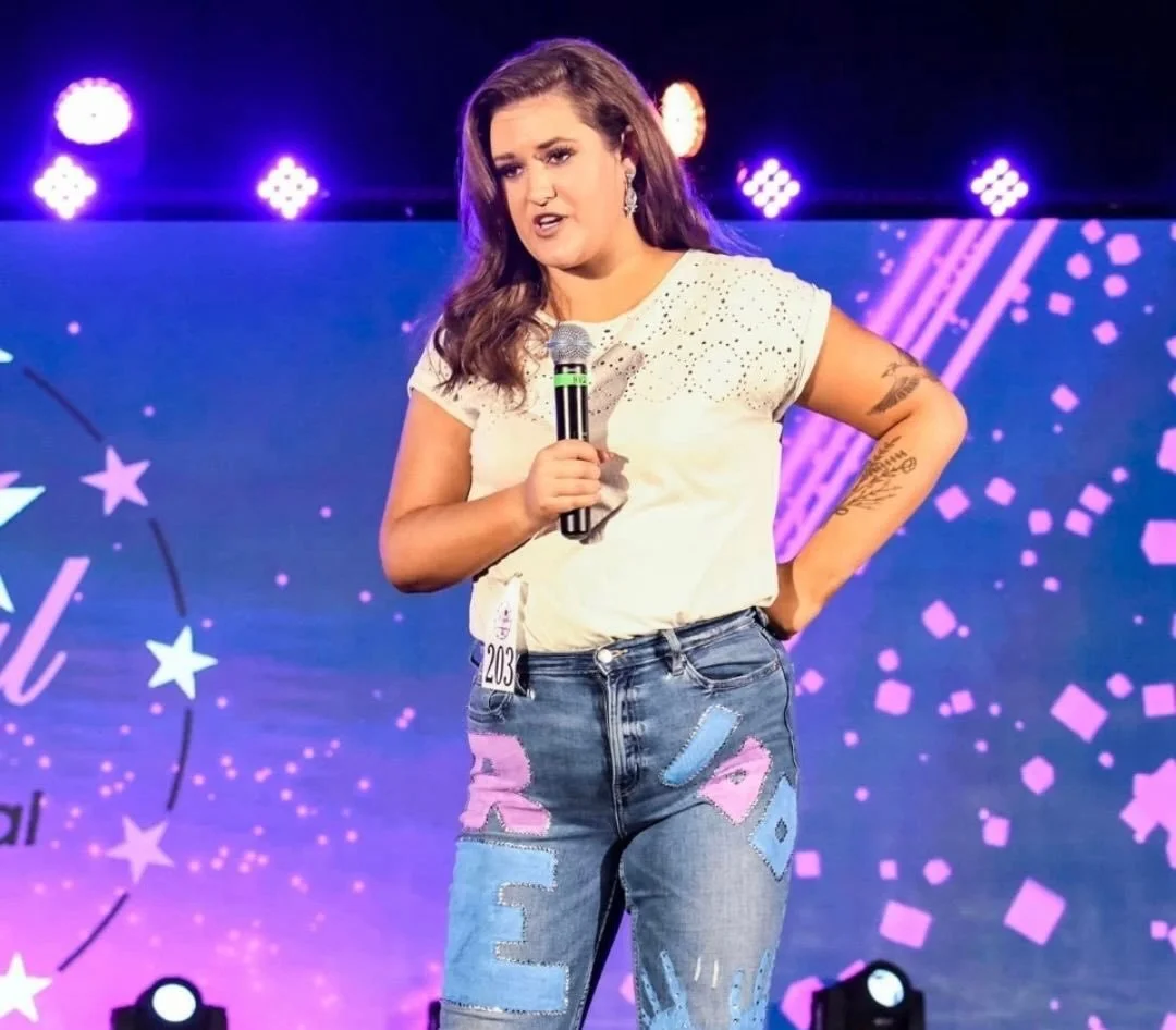 This stage didn&rsquo;t pay me. But stages like it taught me everything.

And now I help women get paid to stand on theirs.

My dream client is the woman who has been speaking for free! At events, in rooms, on stages that didn&rsquo;t pay her a dime;