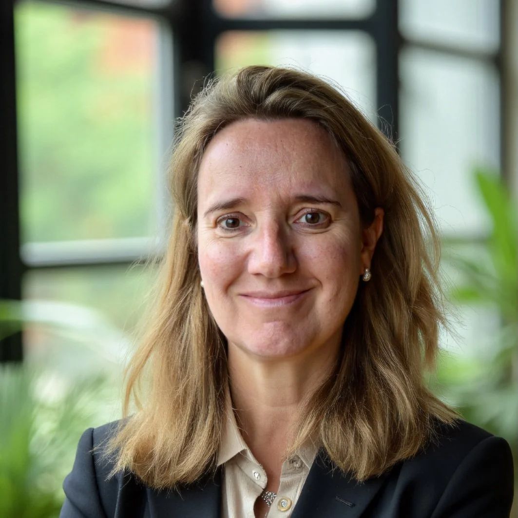 Portrait von Dr. Katharina Gnirke, einfühlsame Begleitung für Frauen in Phasen von Stress und Erschöpfung