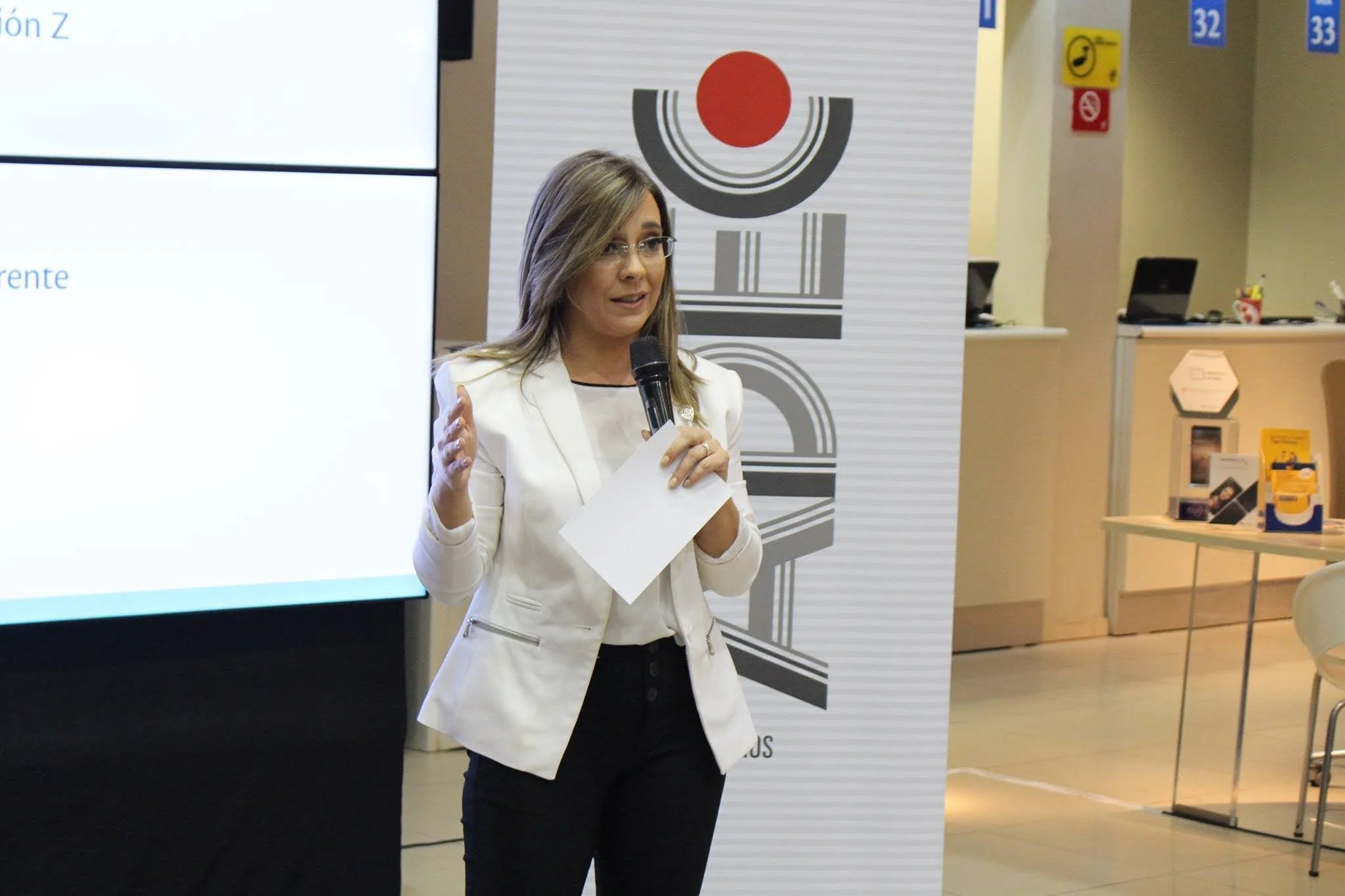 CHARLA EN ADEC: GENERACIONES Y EL NUEVO CONSUMIDOR DIGITAL