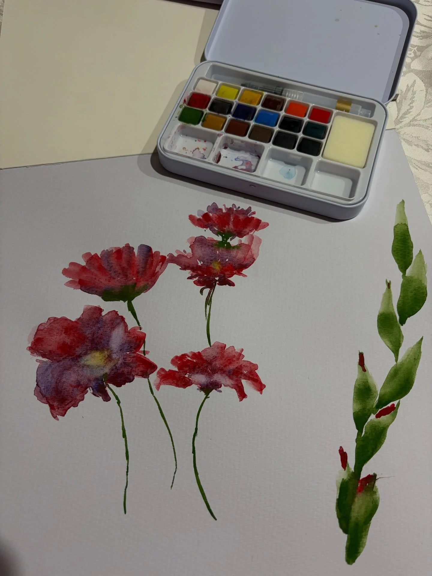 March already? And Autumn just started! 🍂 
Making most of the warm weather while it lasts!

Getting back into the rhythm of things by trying out a new painting set. I wanted one that is portable for travelling. 
It has no pink though! 😝

Working wi