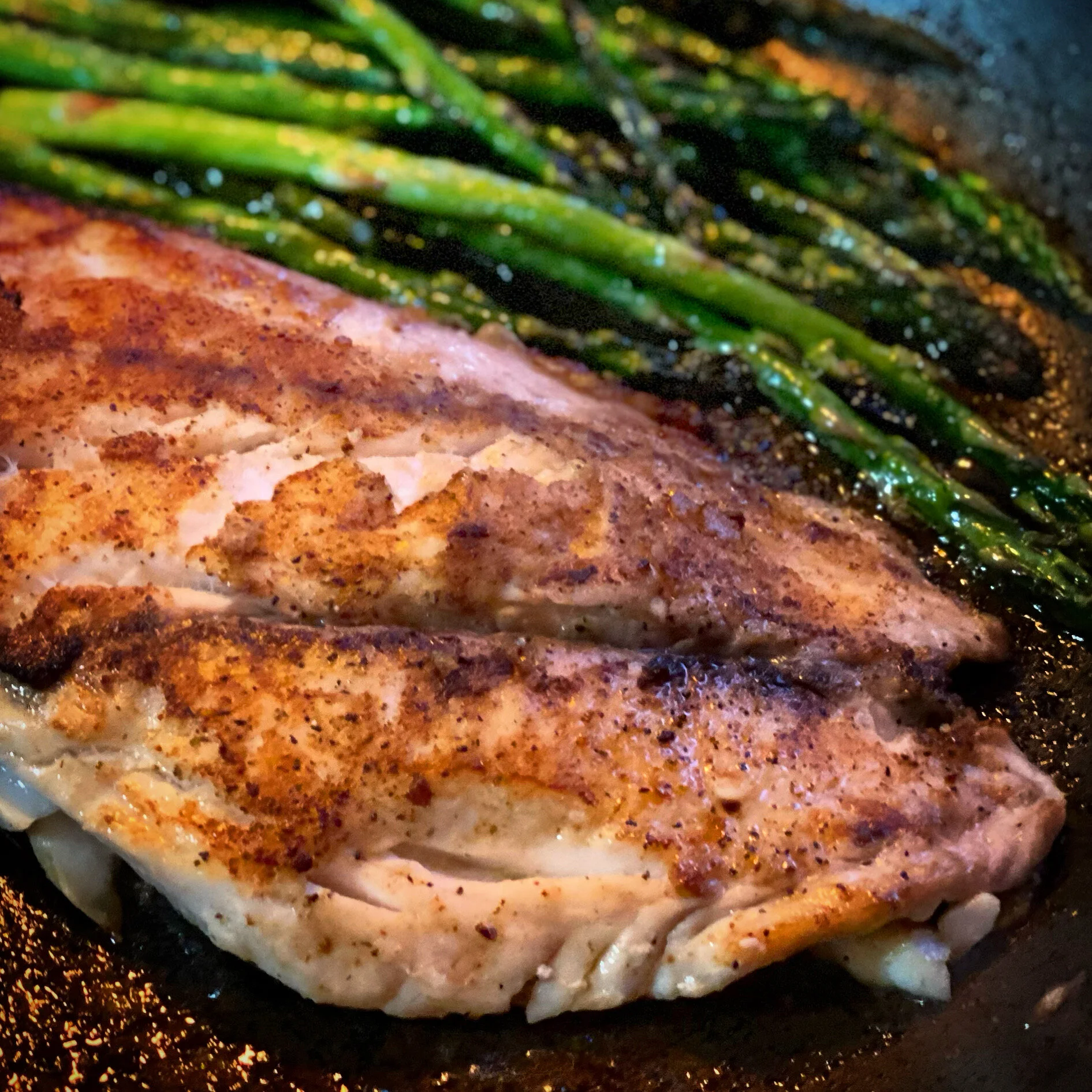 Quick Pan-Fried Snapper and Crispy Asparagus