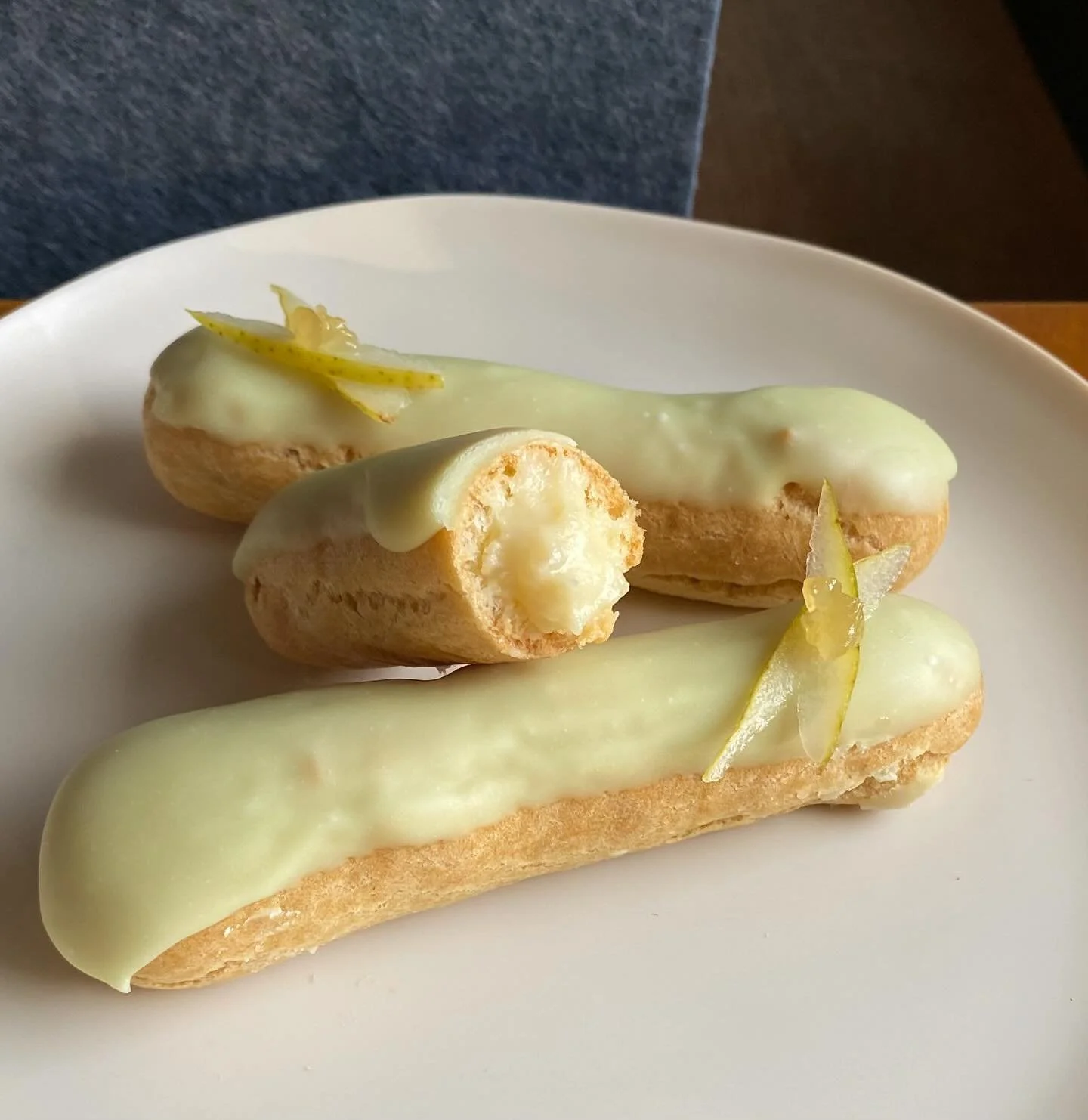 A Pear Eclair 🍐

Tomorrow I&rsquo;ve got some fun news to share! Stay tuned 💖

There&rsquo;s nothing like a perfectly ripe pear. These were filled with a pastry cream dotted with finely diced, lightly caramelized pears, plus a little splash of almo