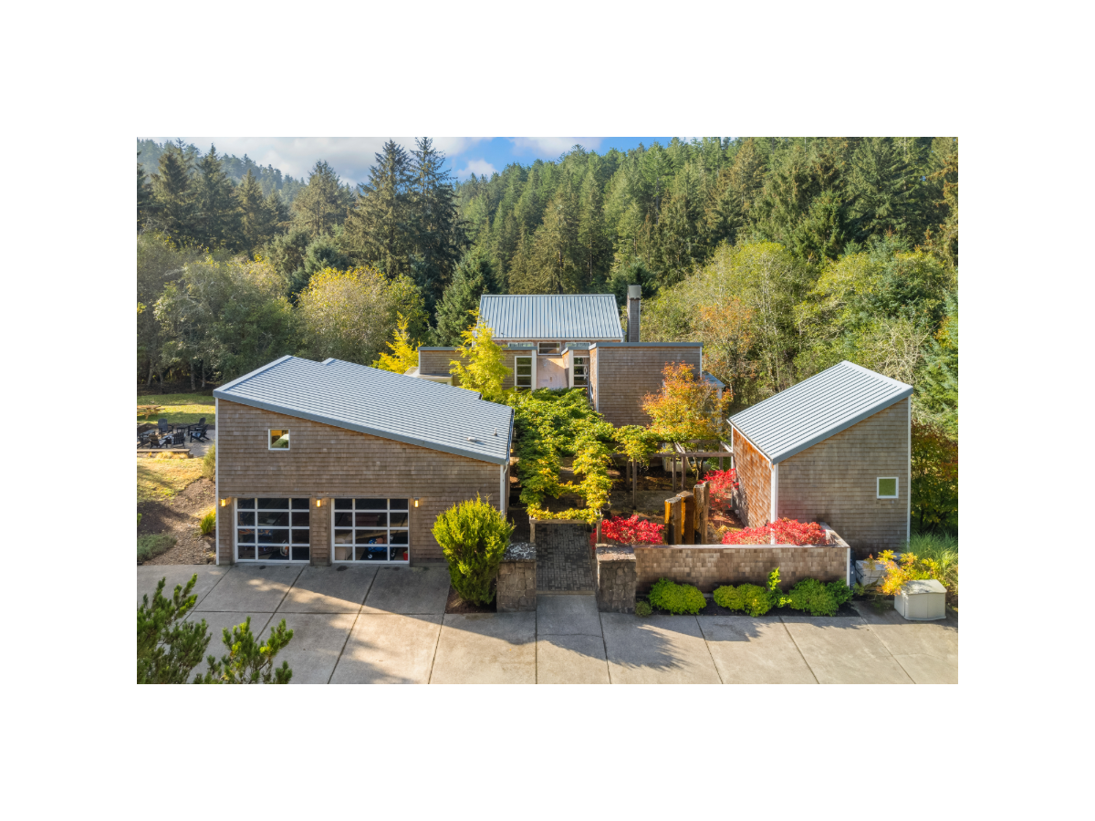 Alexandra Ellis Caring Cabin entrance Oregon Coast Children's Cancer Association