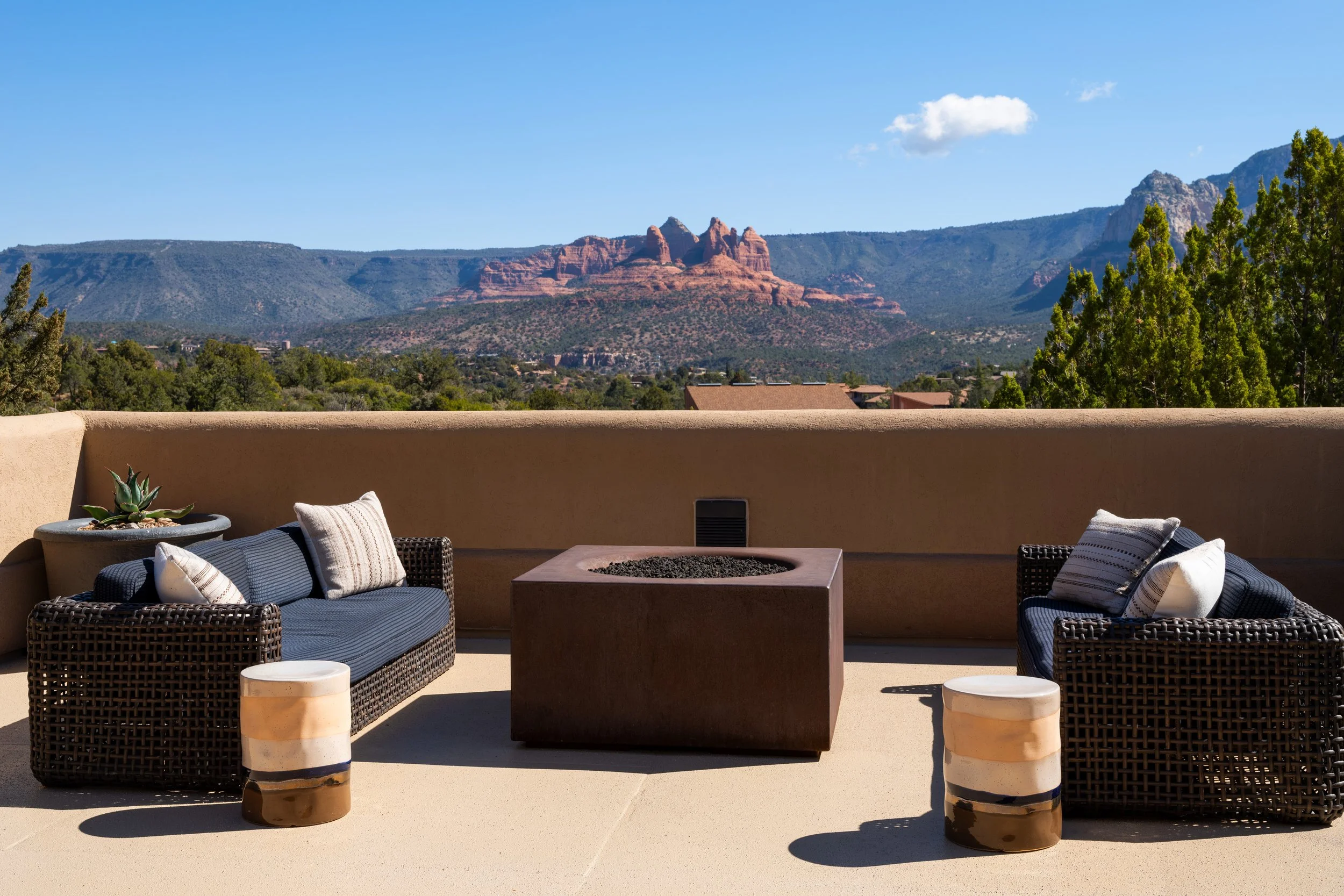 FLGSX_2nd_Tier_Patio_Seating.jpg