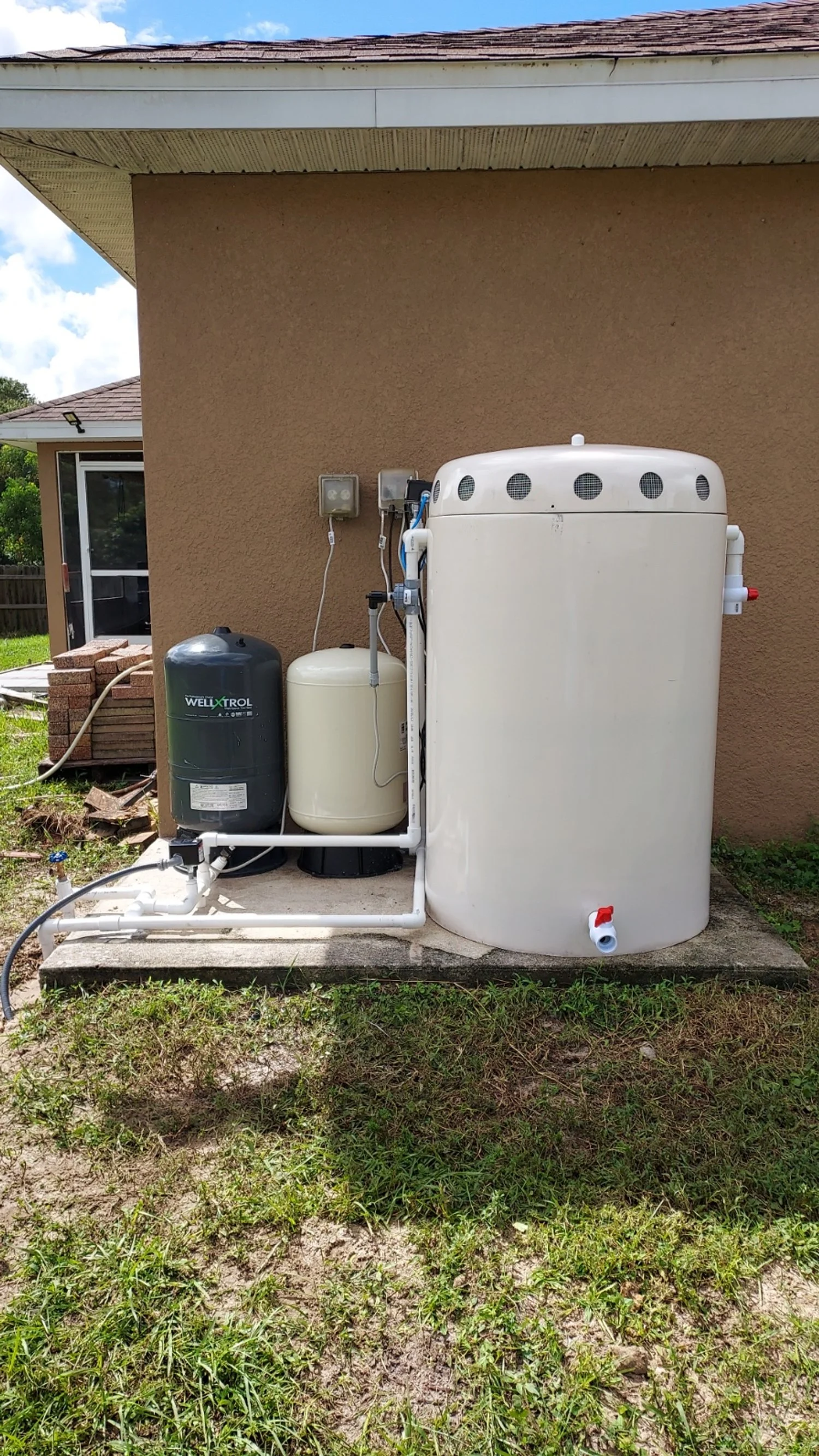 ration, sulfur and iron filtration, and water softener system removing rotten egg smell, sulfur odor, iron stains, hard water, bacteria, and discoloration. Reverse osmosis purifies drinking water.