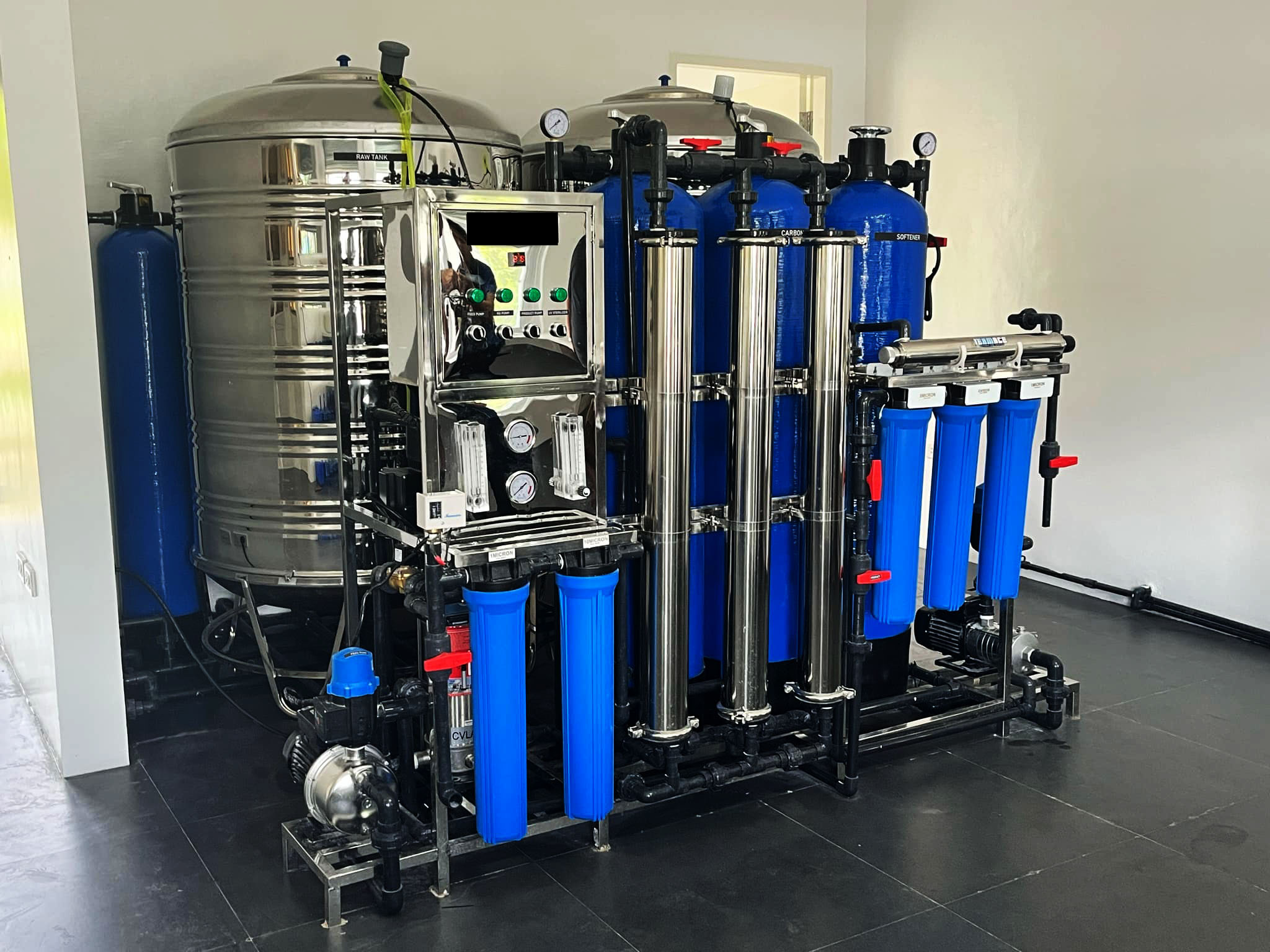 Commercial Aeration, sulfur and iron filtration, and water softener system removing rotten egg smell, sulfur odor, iron stains, hard water, bacteria, and discoloration. Reverse osmosis purifies drinking water.