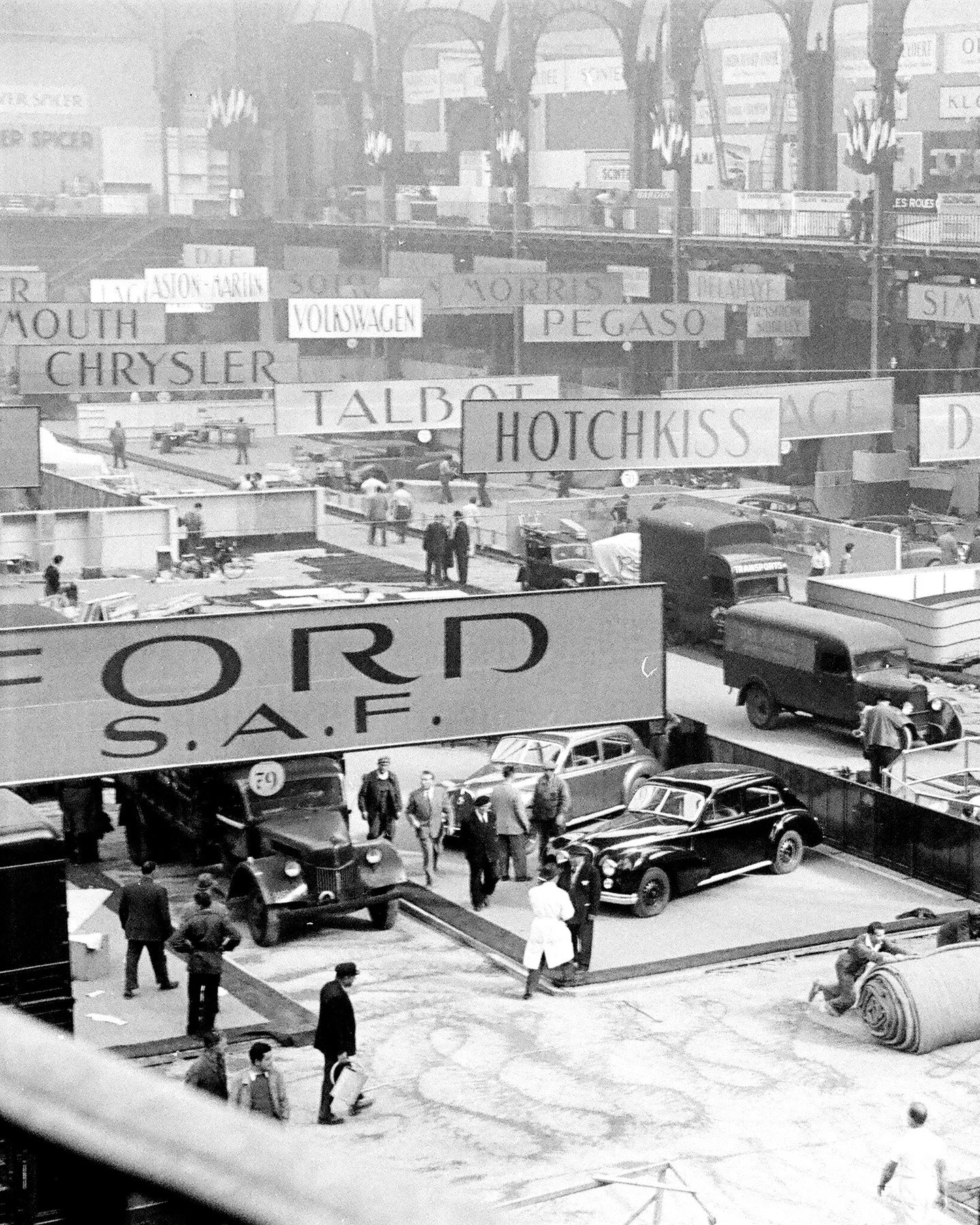 It's Way Back Wednesday!

We're dipping into the extensive R&amp;T image archive and sharing some of the treasures we've uncovered.

Today's feature:
Car and Motorcycle Show
📸: Kurt W&ouml;rner
📍: Paris
🗓️: 1953

(And come on! Srsly - check out th