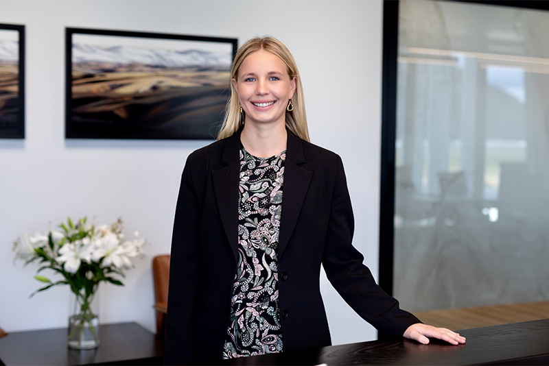 Laura_McPhail_ToddWalkerLaw_Lawyers_Queenstown_Wanaka_Team_Legal.png