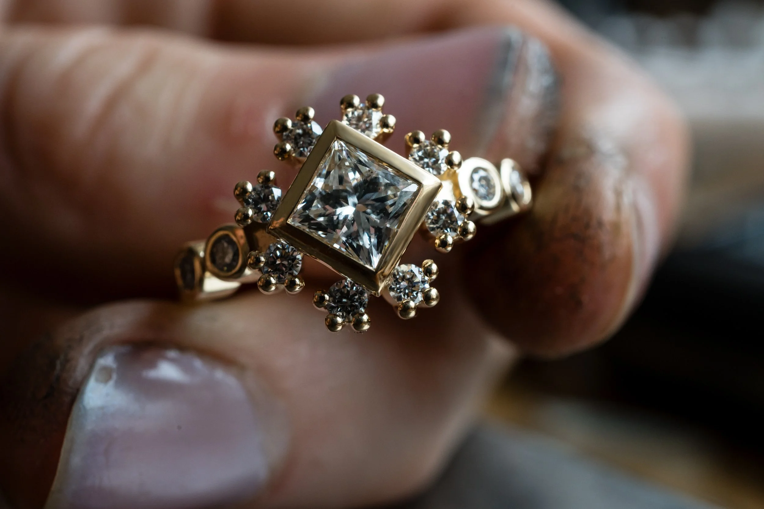 Ring, 750- Gold, 13 Synthetische Labordiamanten