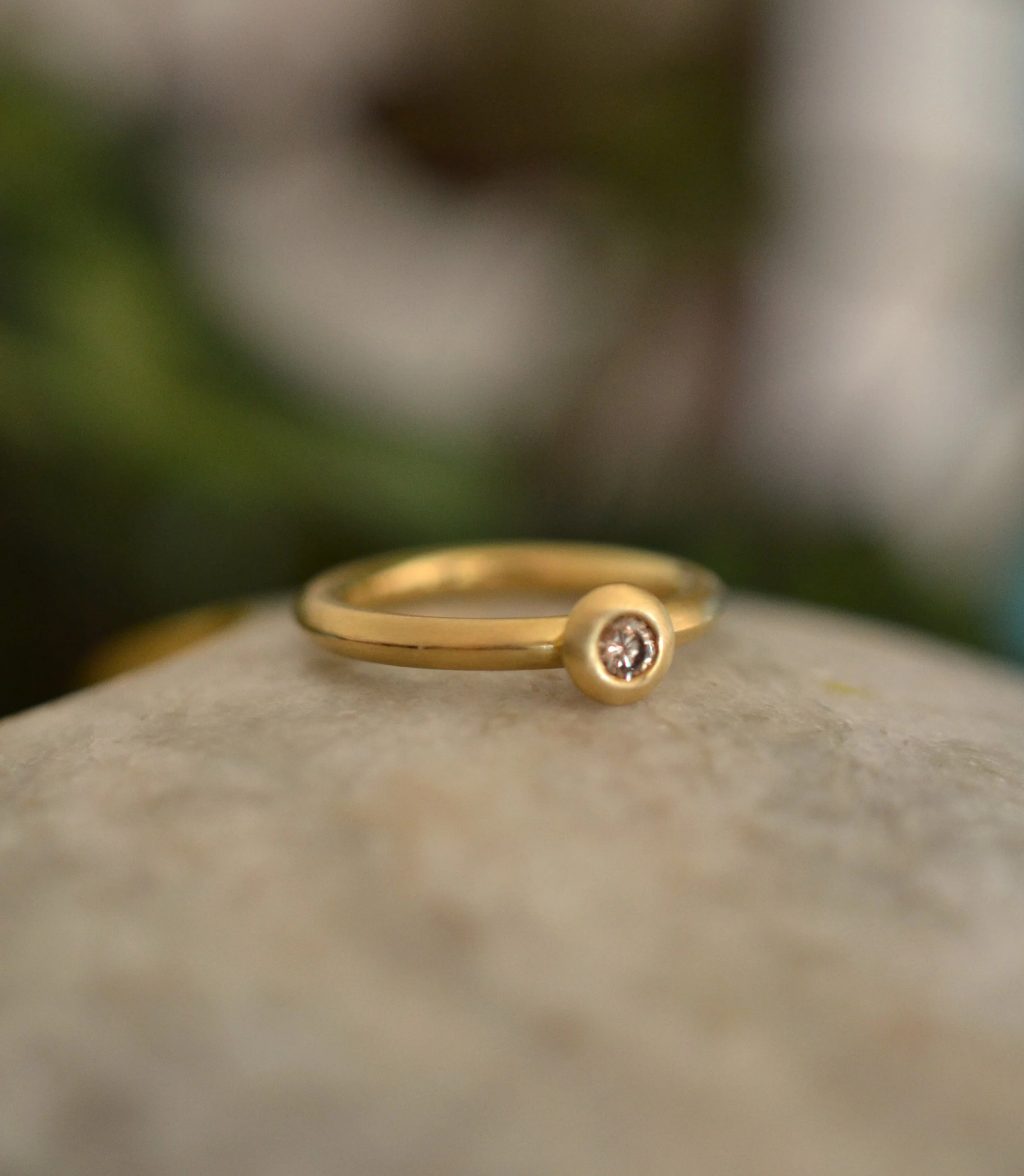 Ring, 750/- Gold, Champagnerfarbener Brillant