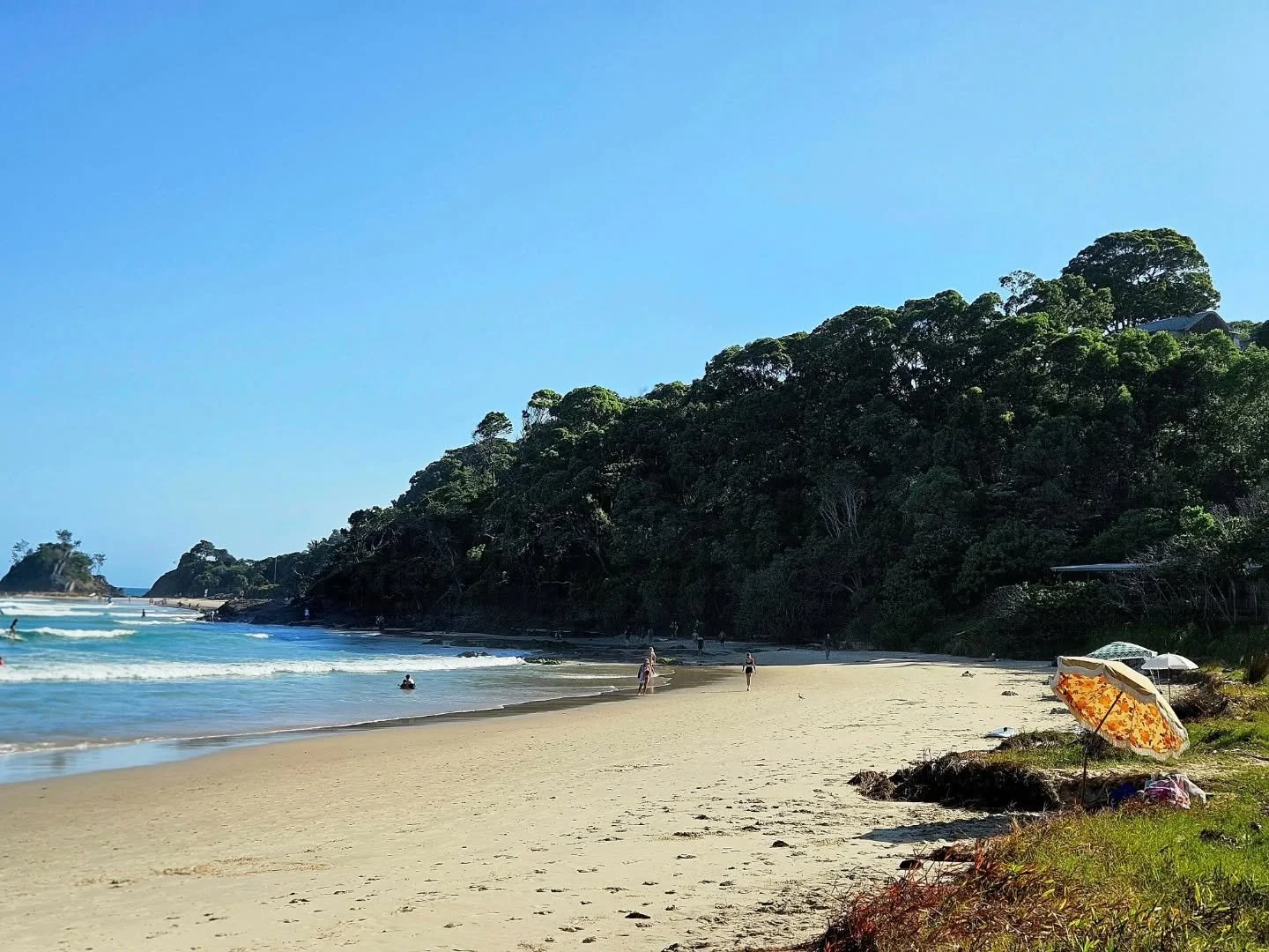 If you're a regular camper to the bay you would notice a big difference between camping in NSW and camping in Victoria &amp; QLD.  Also, has anyone noticed those new beachfront two-storey cabin-style structures that have popped up on Clarkes Beach, w