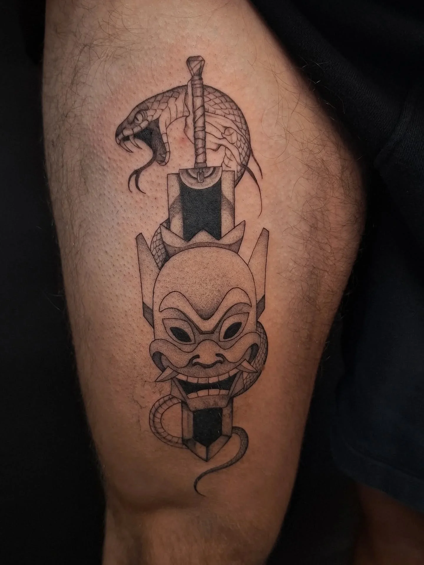 👺🗡️🐍 |

&bull; Zuko's Mask
&bull; Gut's sword
&bull; Snake boi

Thank you for the trust, combining these was good fun 🙏

#animetattoo #animetattoobelgium #animeartist #mangatattoo #berserktattoo #berserkguts #avatarthelastairbendertattoo #zukomas