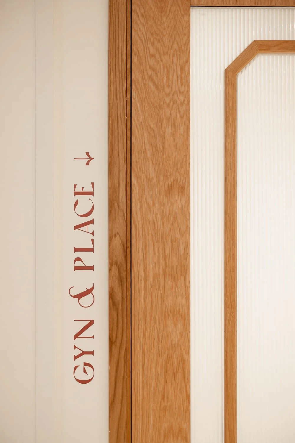 La Gyn & Place, un espace dédié aux ateliers proposés par Gyn & Sens à Biarritz. Yoga, renforcement musculaire, hypnose, naturopathie, sophrologie...