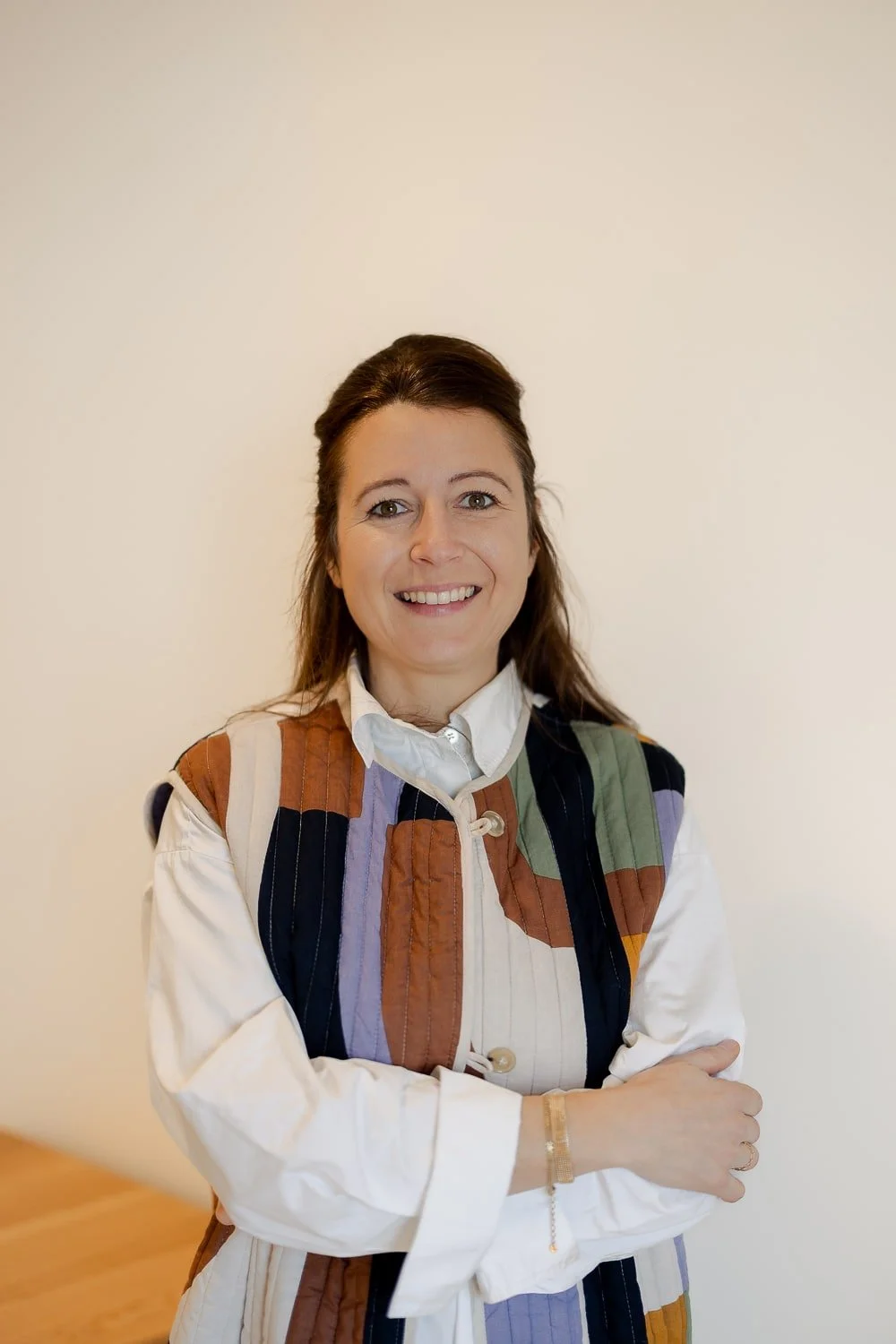 Portrait de Sophie Pouilly, naturopathe, membre de l’équipe Gyn&Sens, lieu de santé dédié à la femme à Biarritz