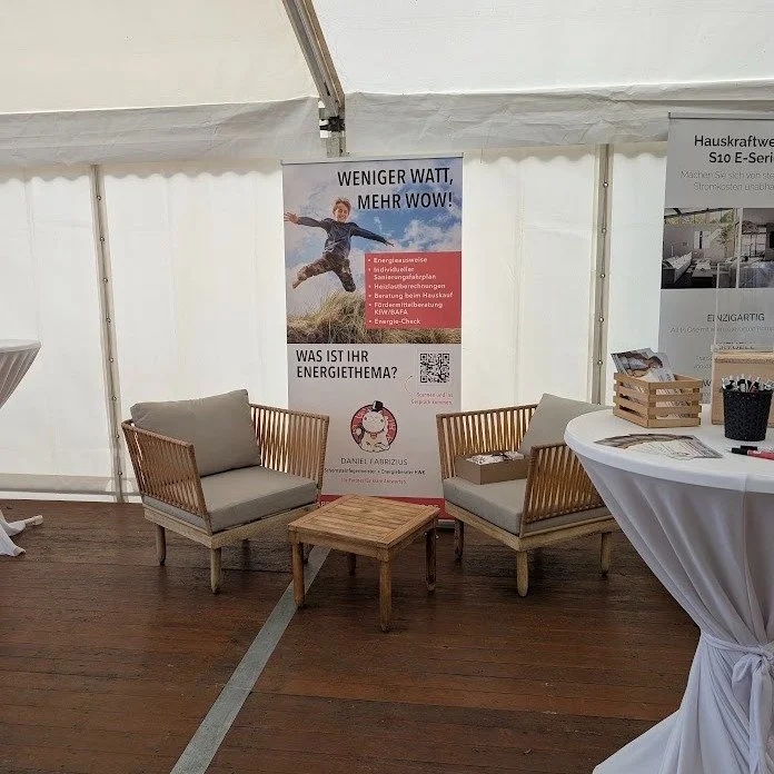 🚀 Besucht mich auf der Kompetenzschau von Weser Wintergarten!
Morgen &amp; Sonntag dreht sich alles um clevere Energiel&ouml;sungen, F&ouml;rdermittel und ehrliche Beratung &ndash; ganz ohne Fachchinesisch. ⚡️

🪑 Ihr findet mich in der gem&uuml;tli