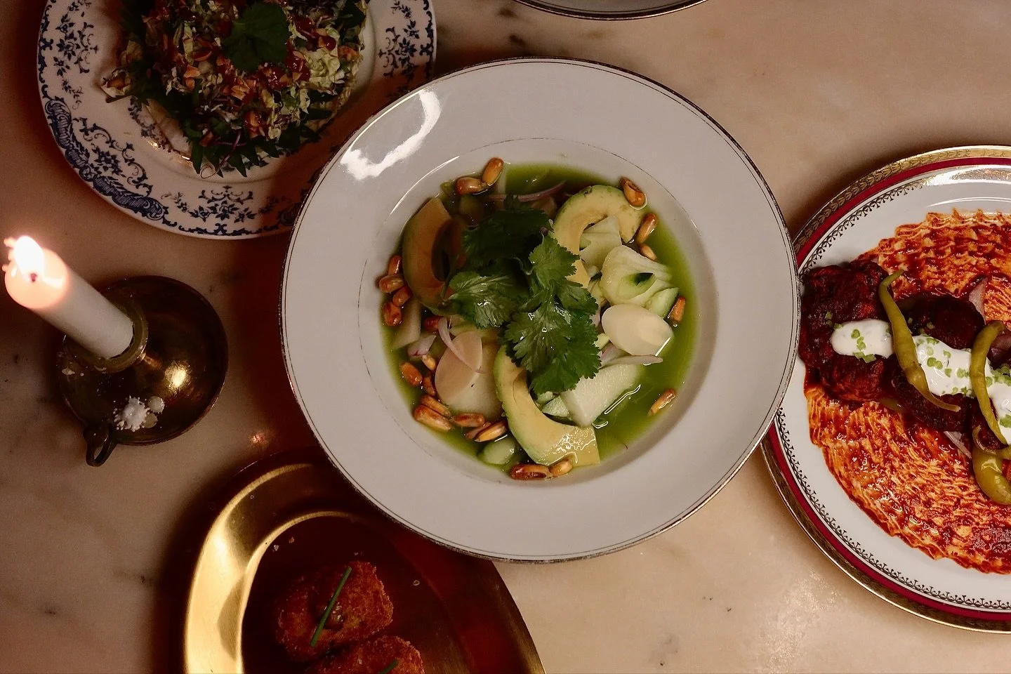 nueva #caravanadesabores 
book your table.