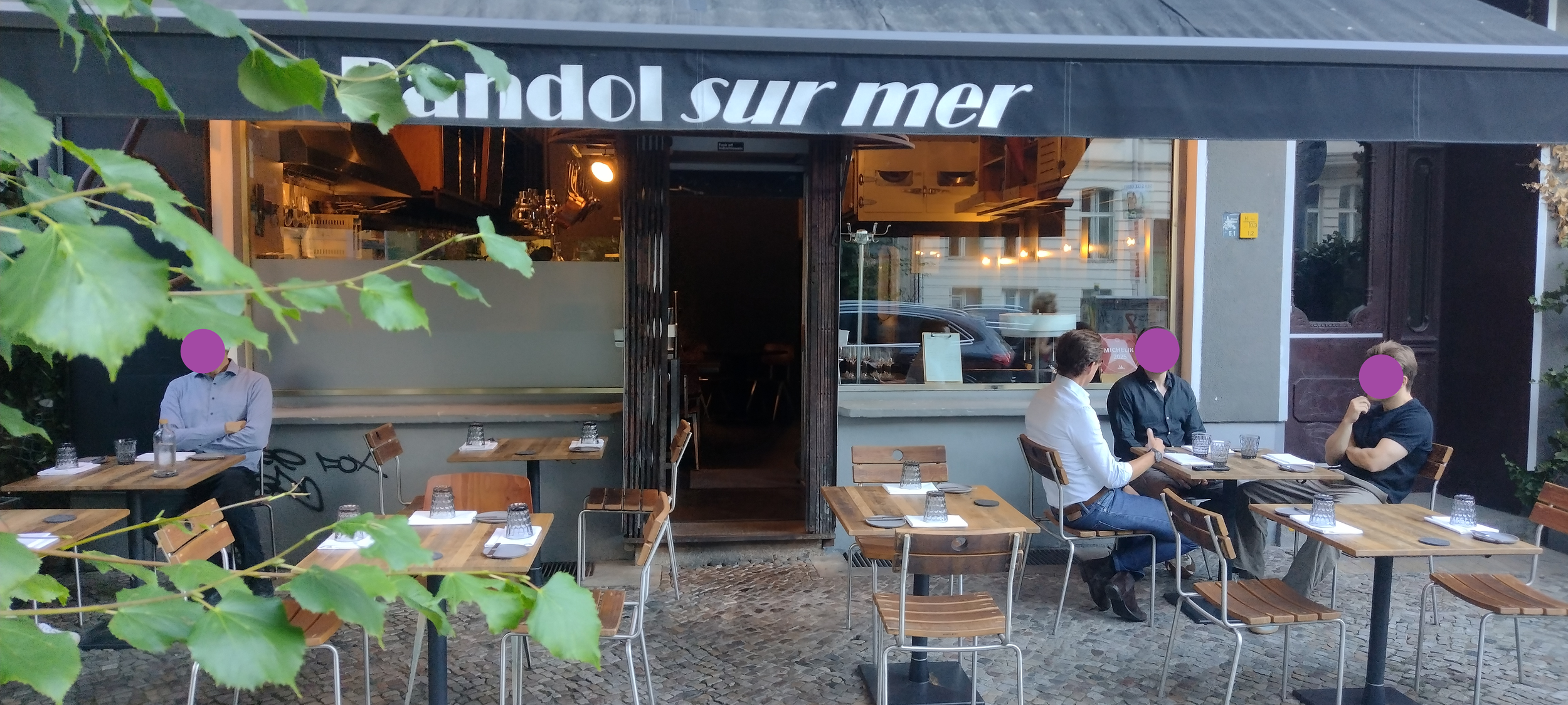 Außenansicht des Restaurants Bandol sur mer in Berlin